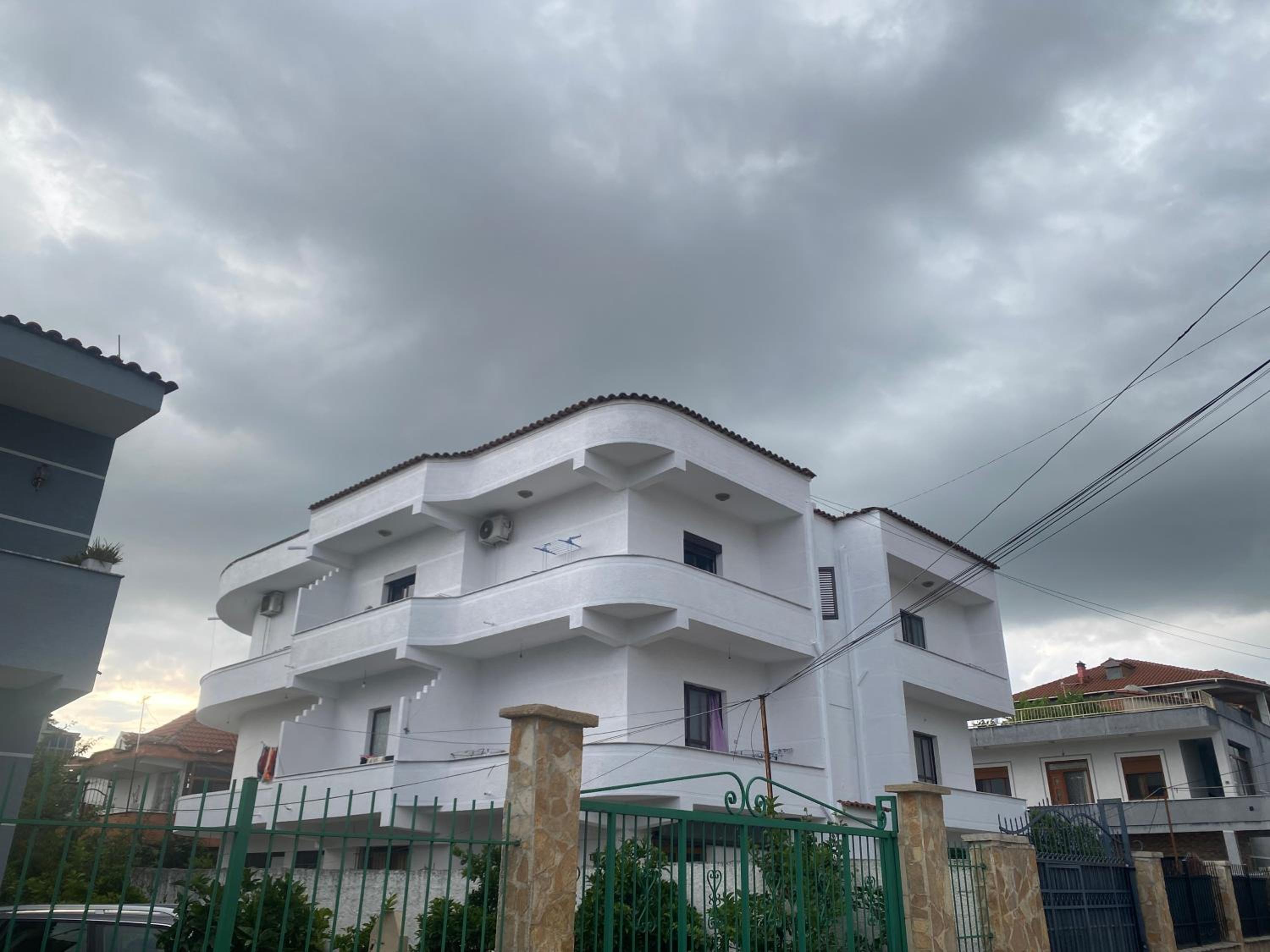 Quiet one bedroom apartament- Dajti view