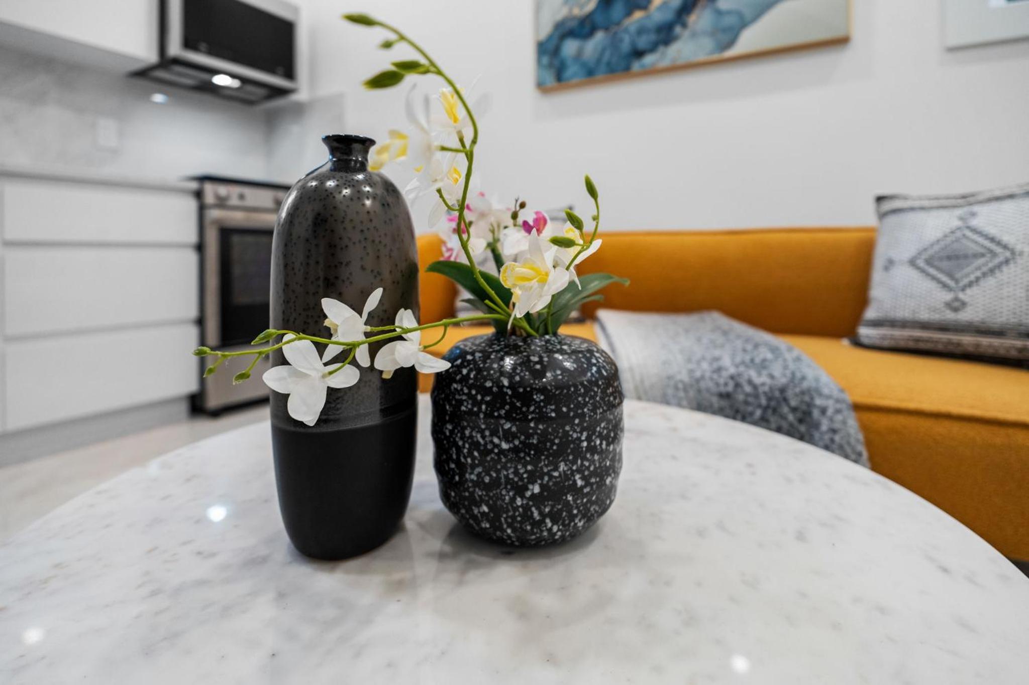Brand New 2 Bedroom Point Grey Getaway