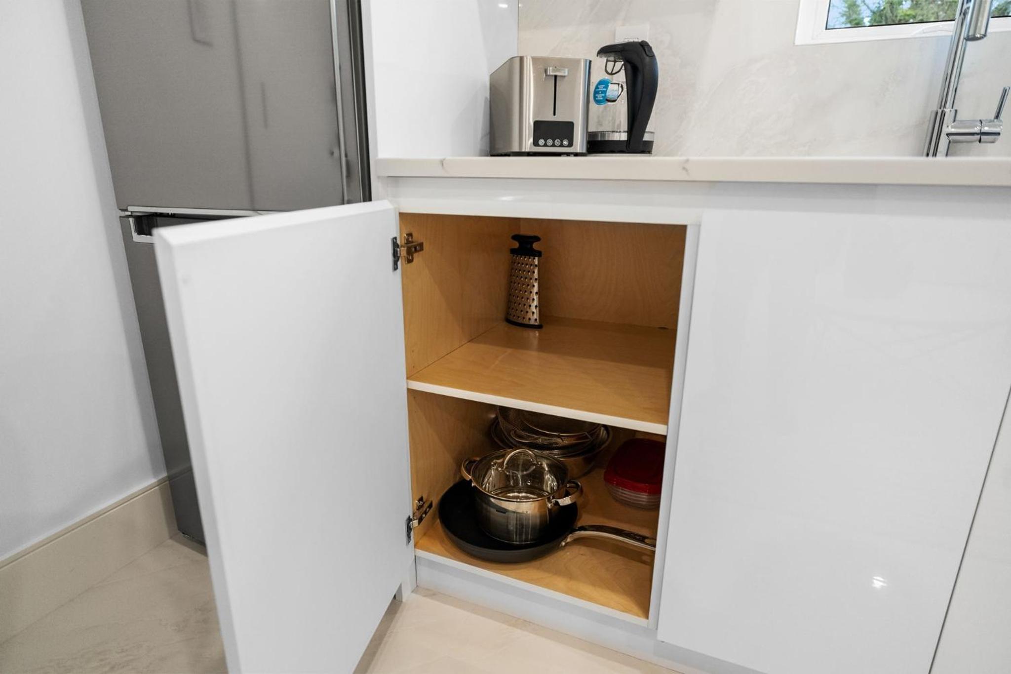 Brand New 2 Bedroom Point Grey Getaway