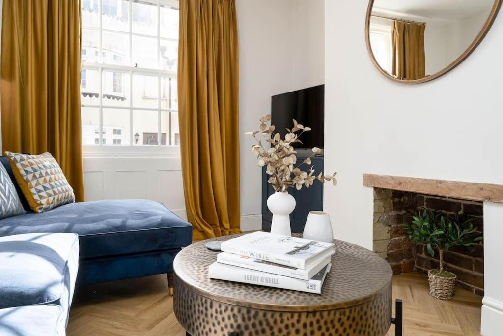 Gorgeous seaside Mews
