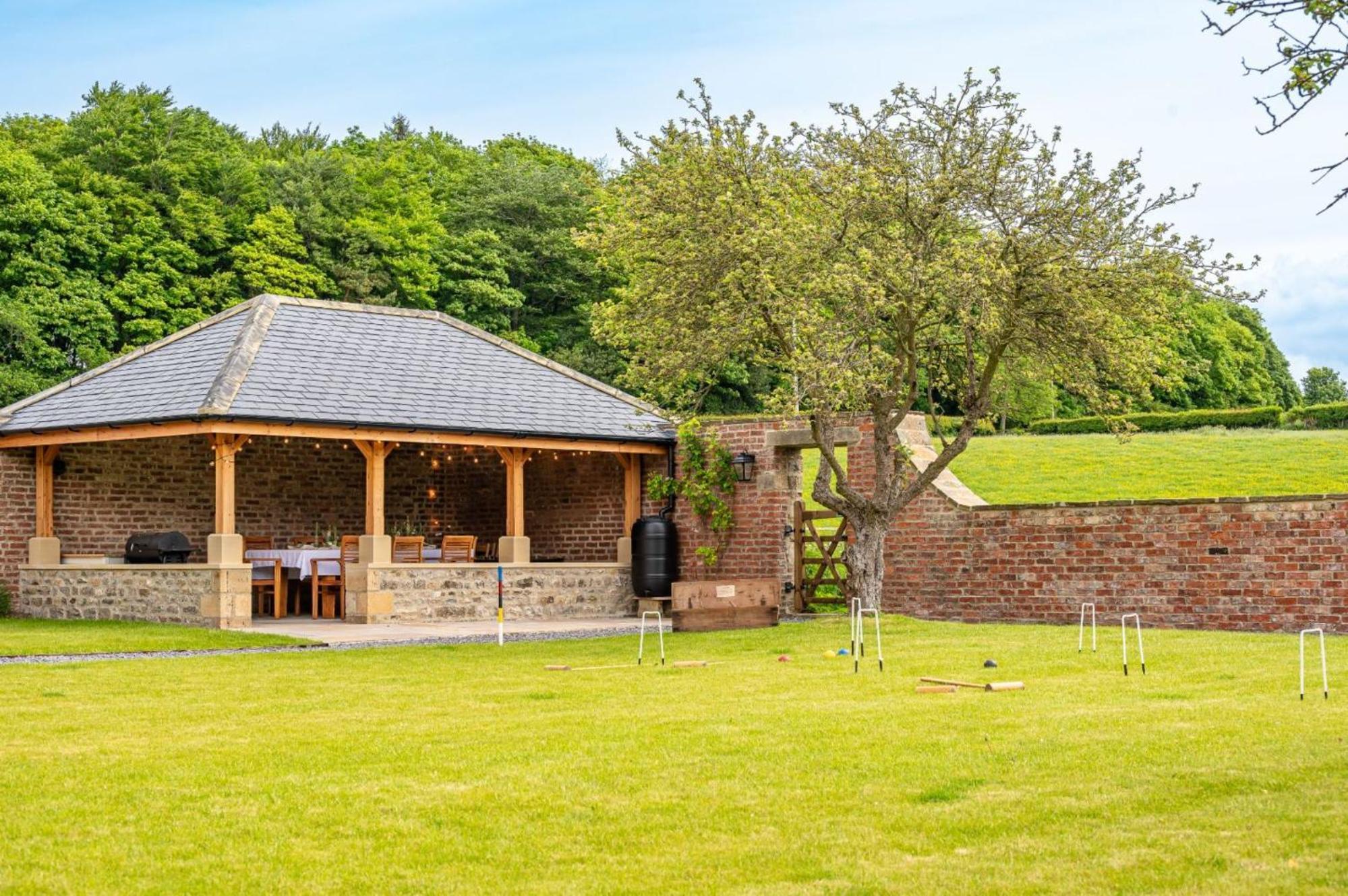 Hollins Farmhouse