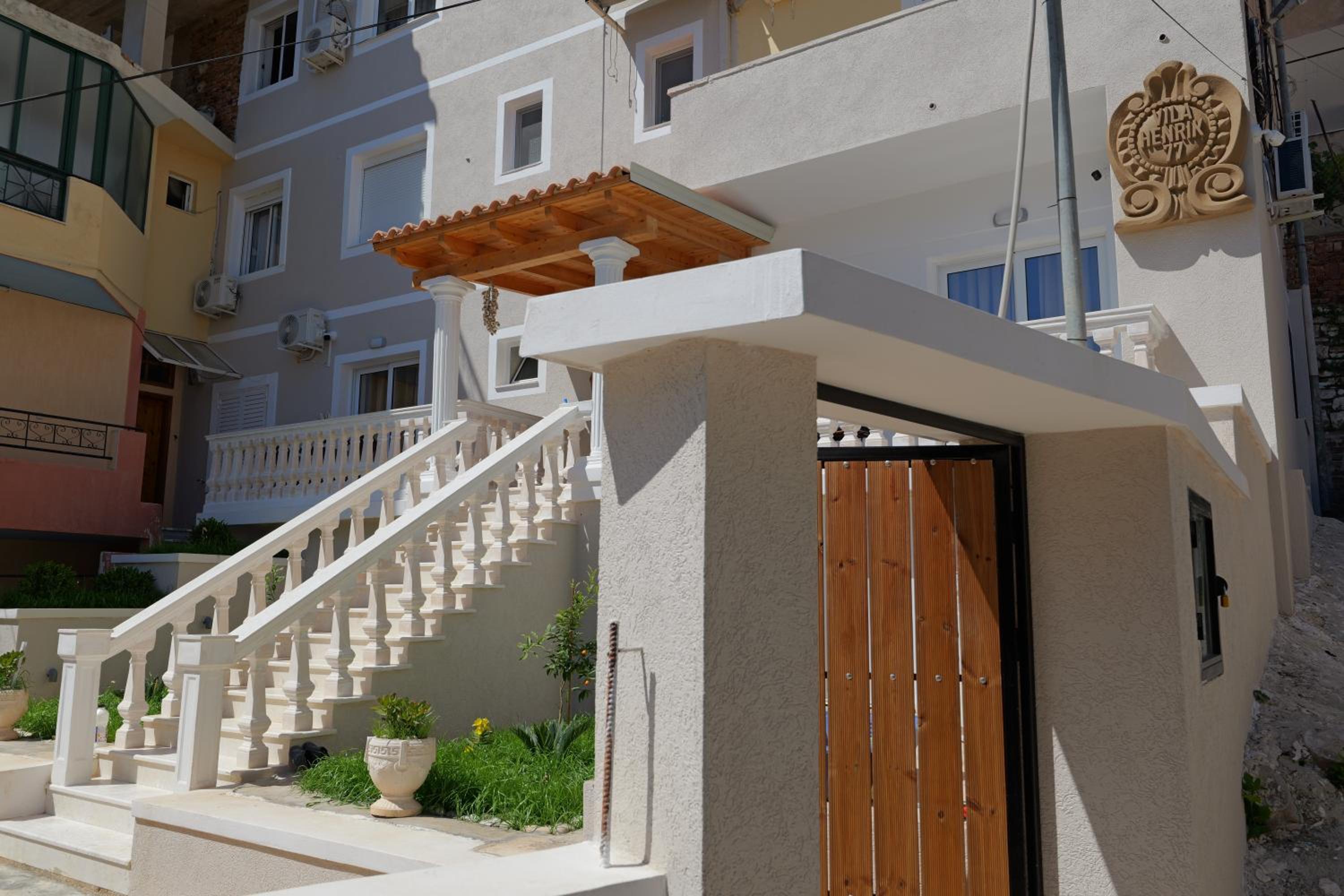 Villa Henrik 77 Saranda Centrum