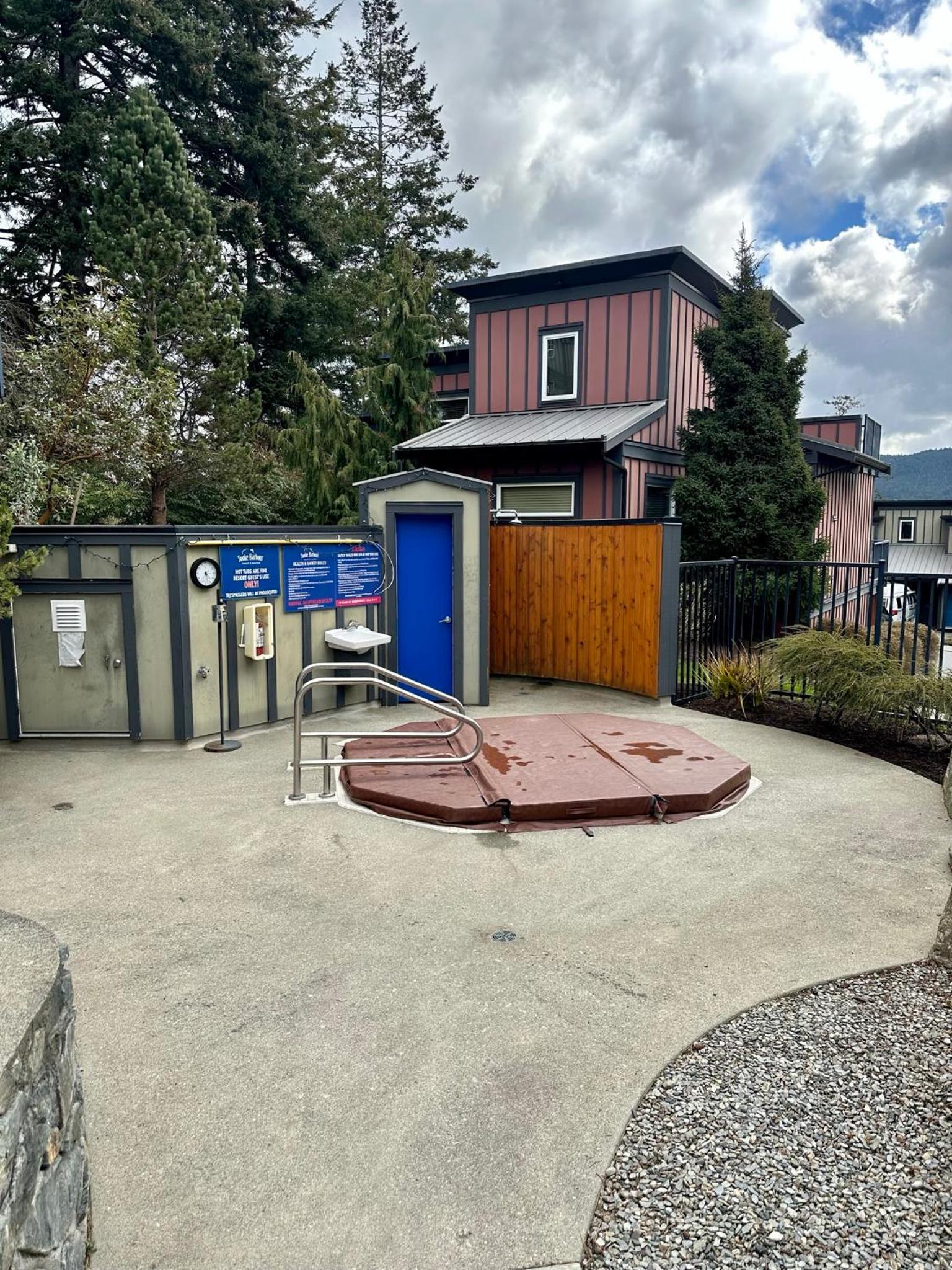 Sooke Vacations - Sooke Harbour Getaway - Property Image 4