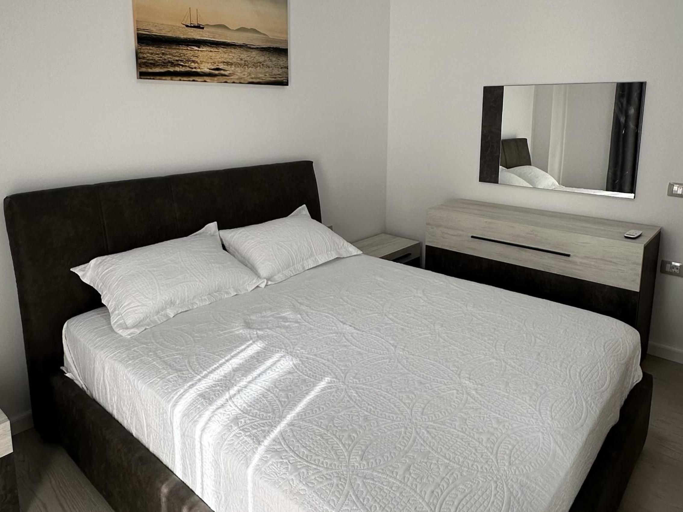 ER Apartment - Center photo 3