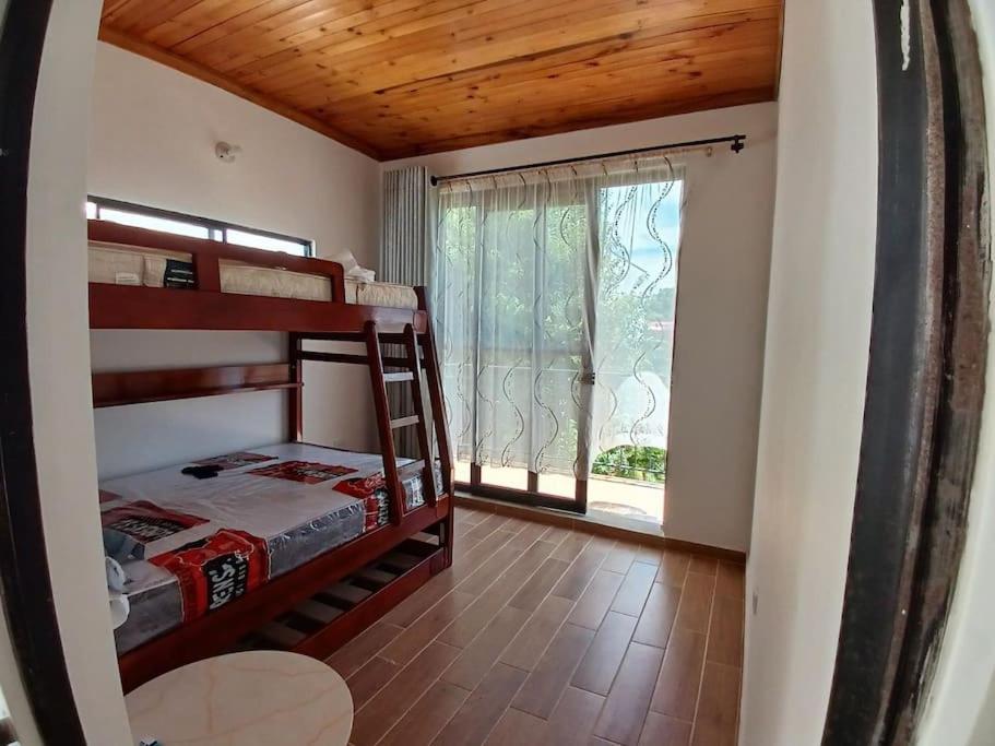 Casa en Condominio con Piscina