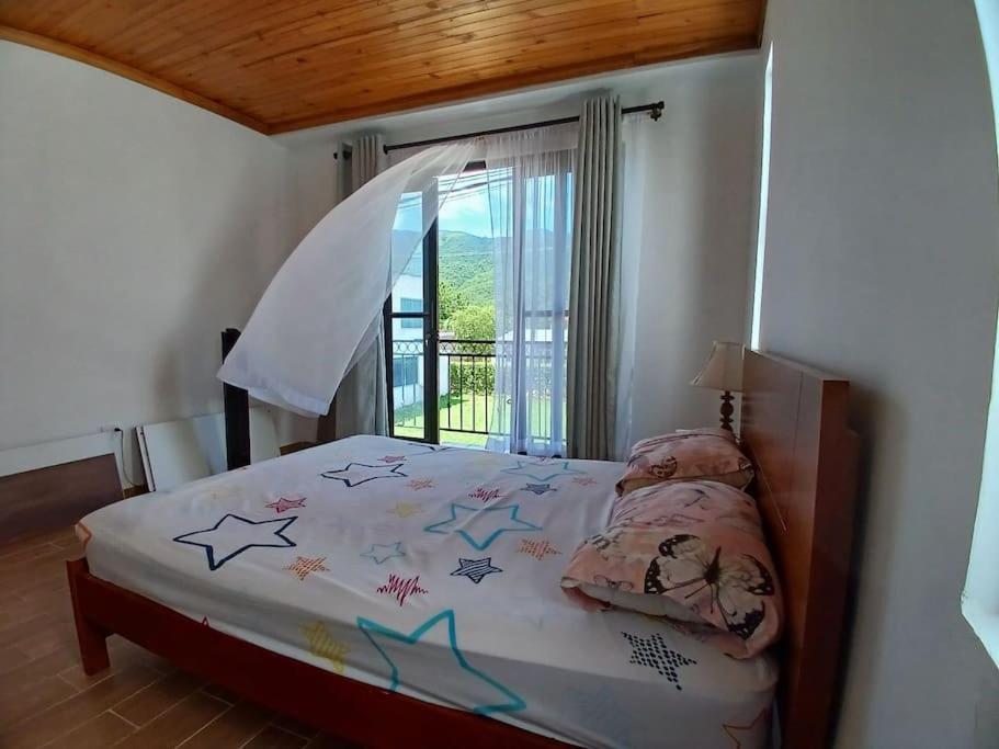 Casa en Condominio con Piscina