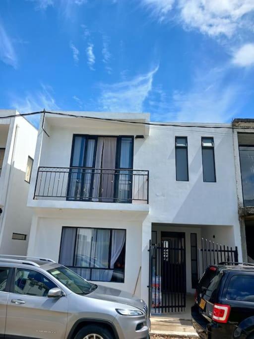 Casa en Condominio con Piscina