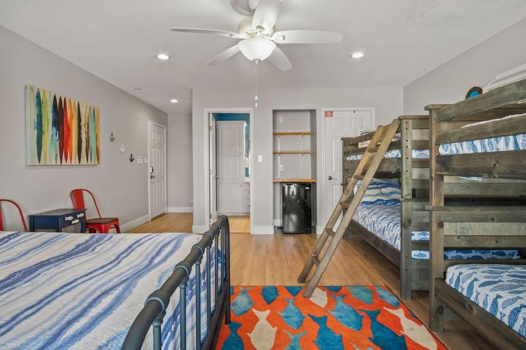 Coconut Hut - Pet Friendly! Boardwalk to the Beach! - Pet Friendly! Boardwalk to the Beach! view 3