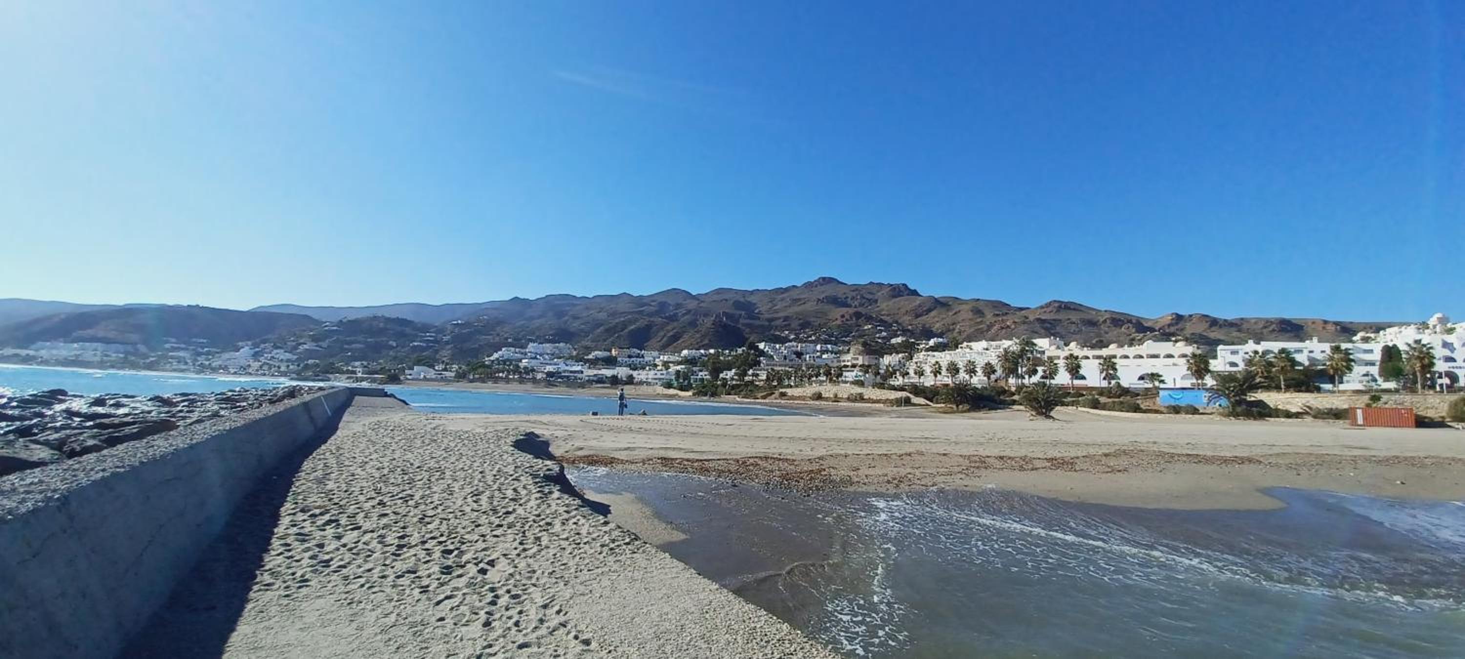 Central beachfront location Mojácar