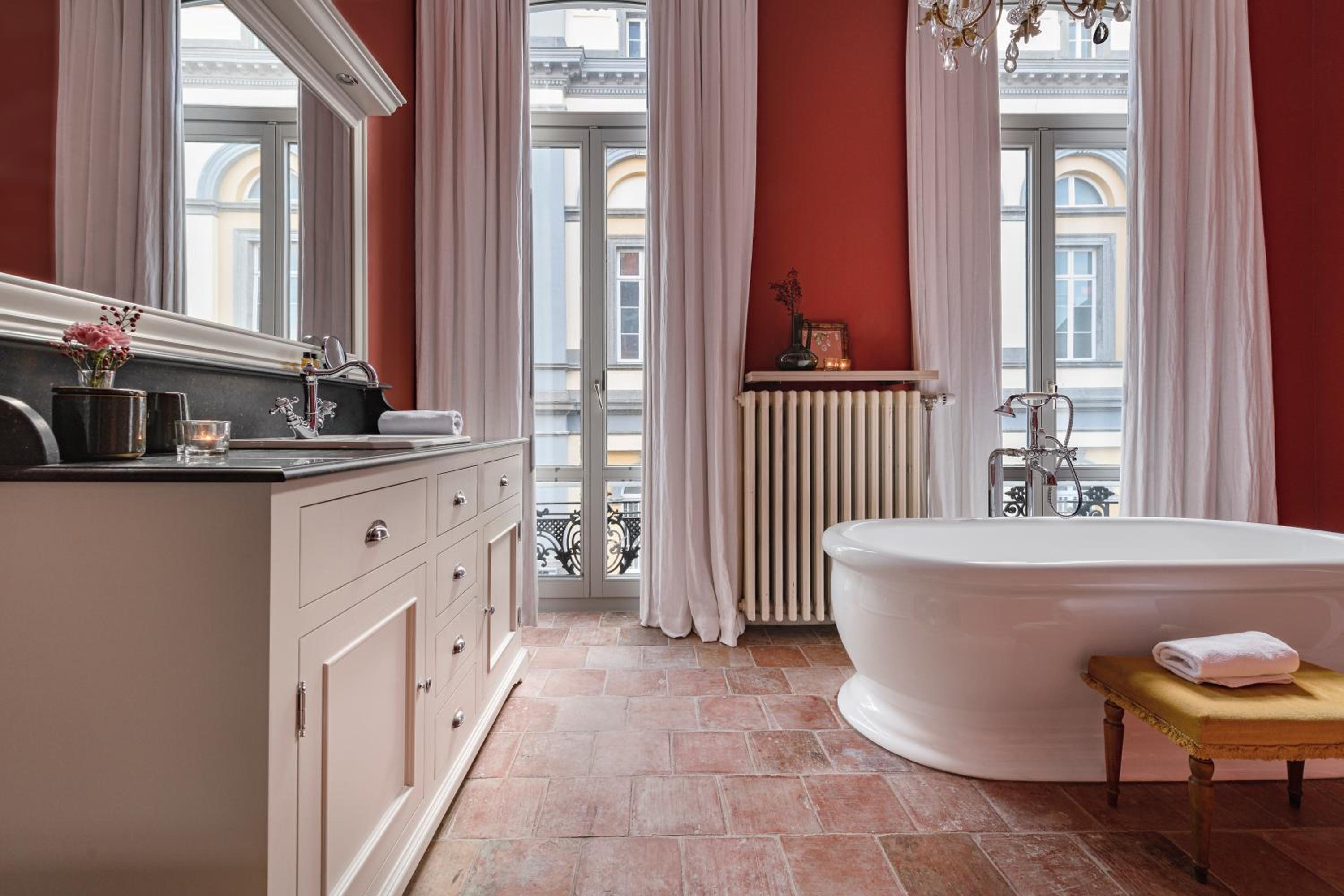 The Bank 1869 - Unique guestrooms in the historic center of Bruges