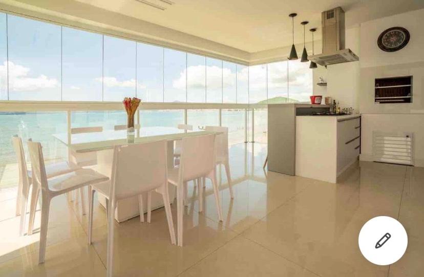 Apartamento Pé na Areia