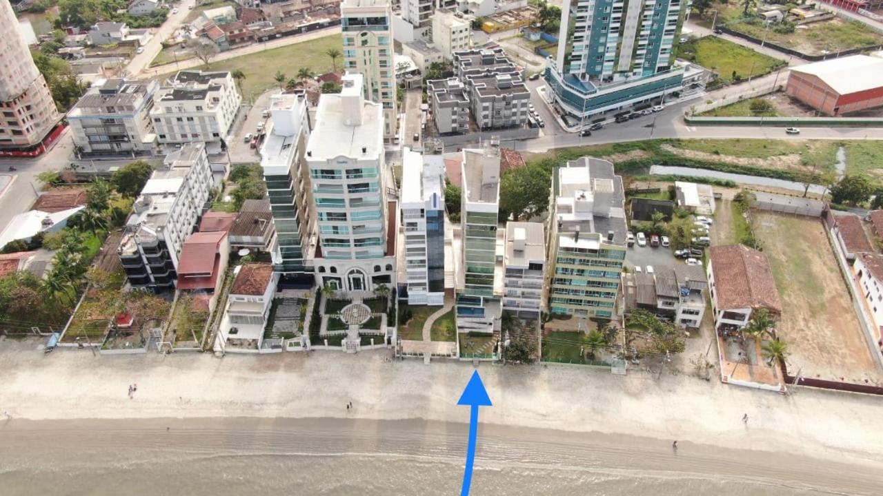 Apartamento Pé na Areia