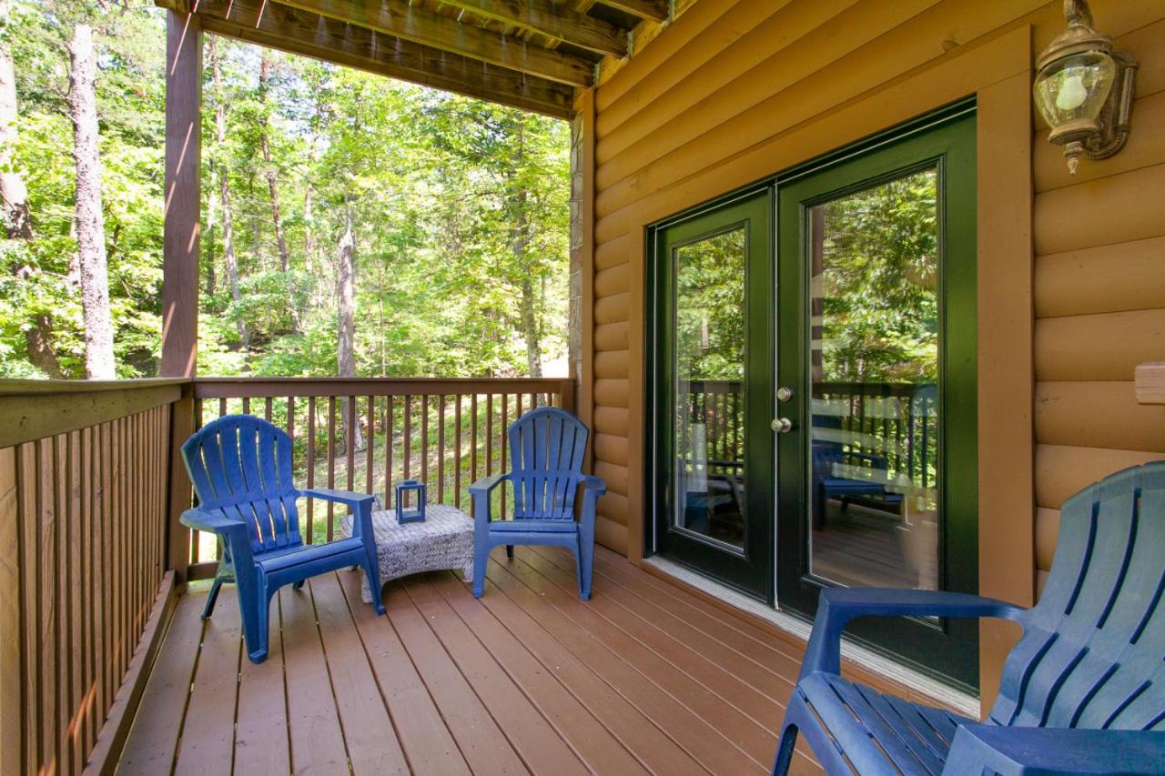 Scenic Seclusion w Hot Tub View PuttPutt More