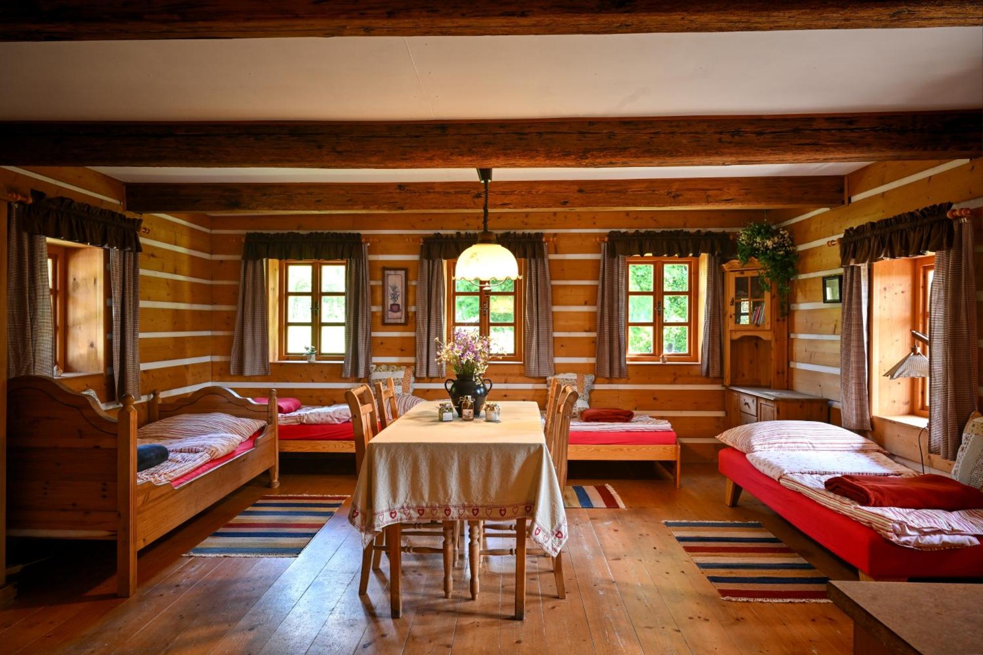 Roubenka nad přehradou
