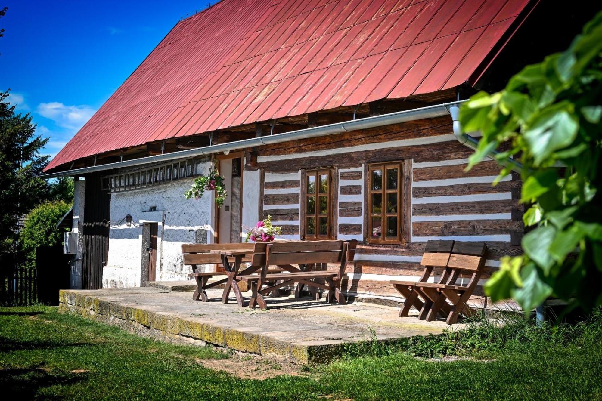 Roubenka nad přehradou