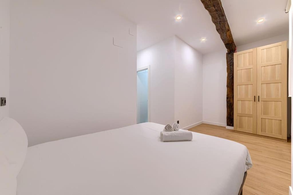 Artekale & Pintxos in Old Town