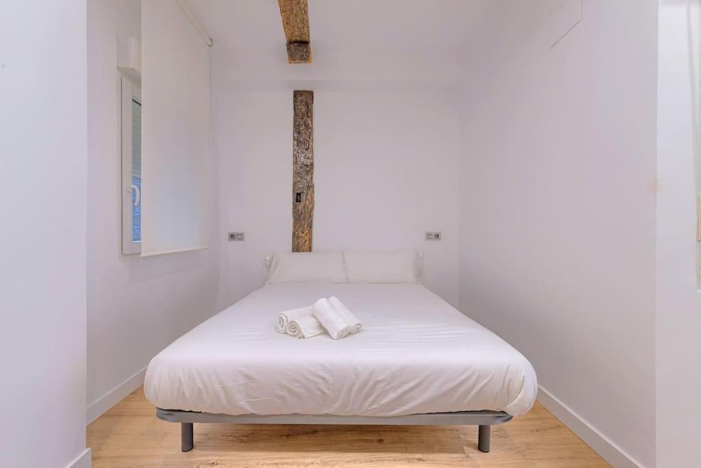 Artekale & Pintxos in Old Town