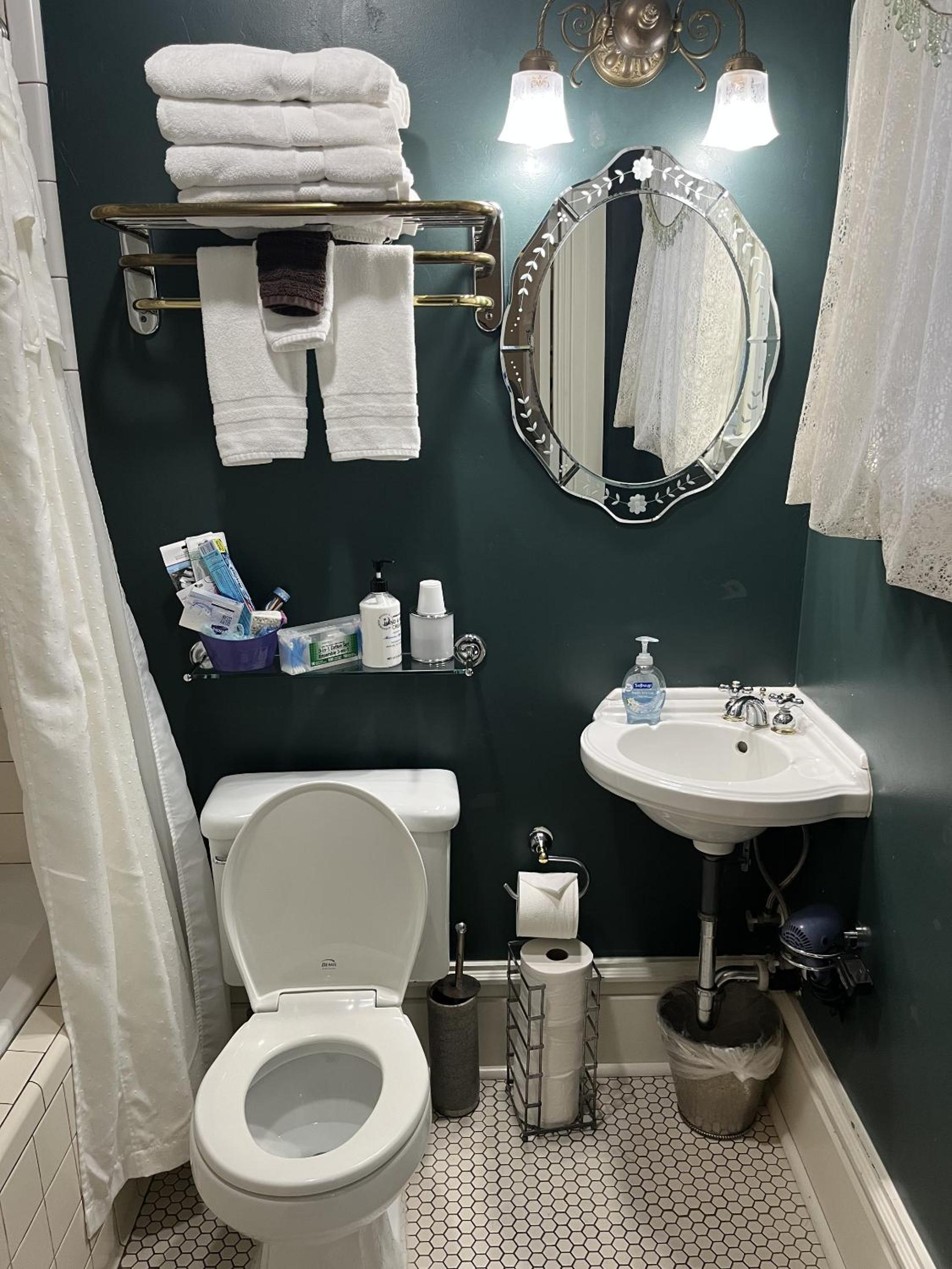 Abbey House Inn - Property Image 5