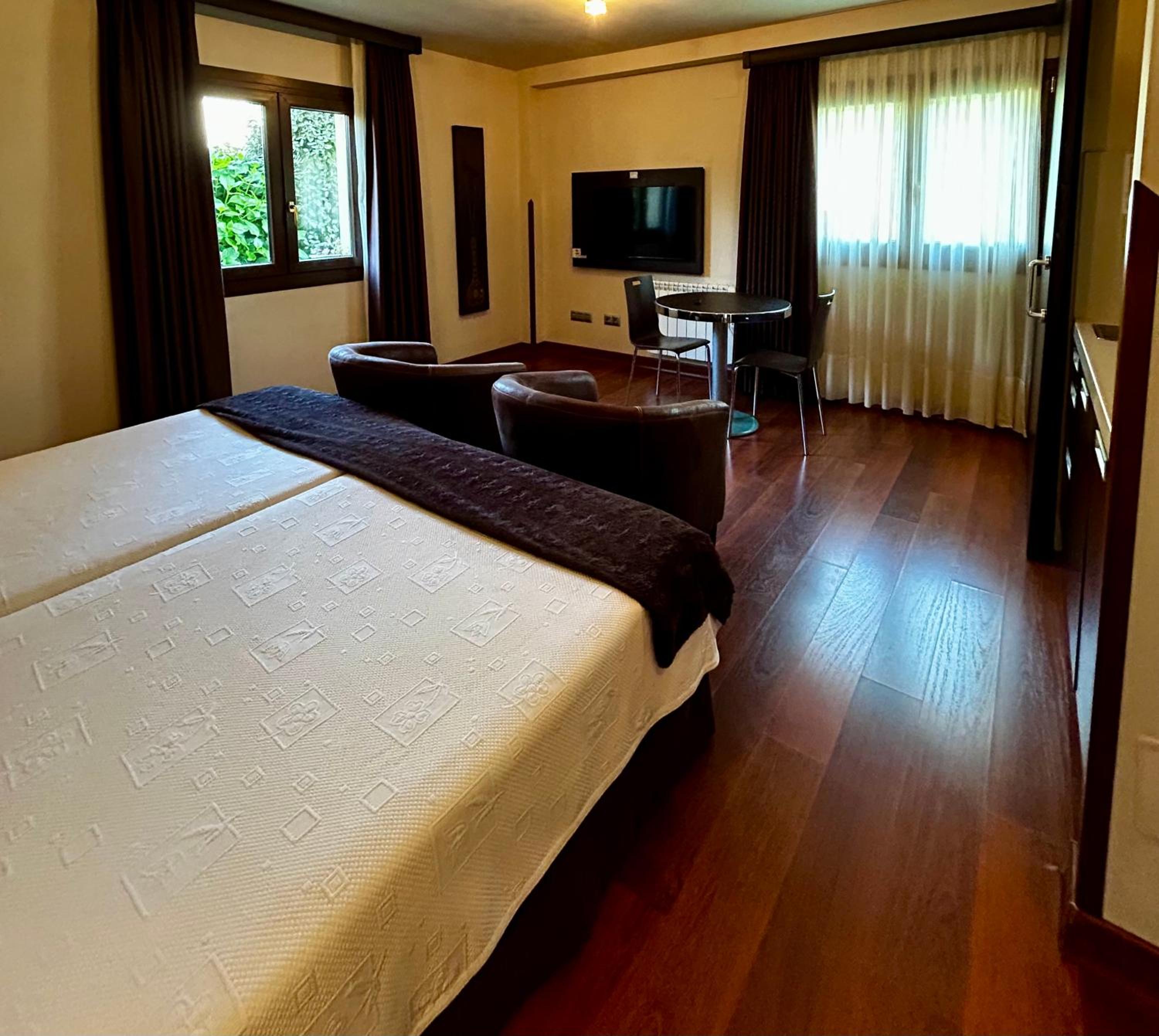 Apartamentos Rurales L'Arquera