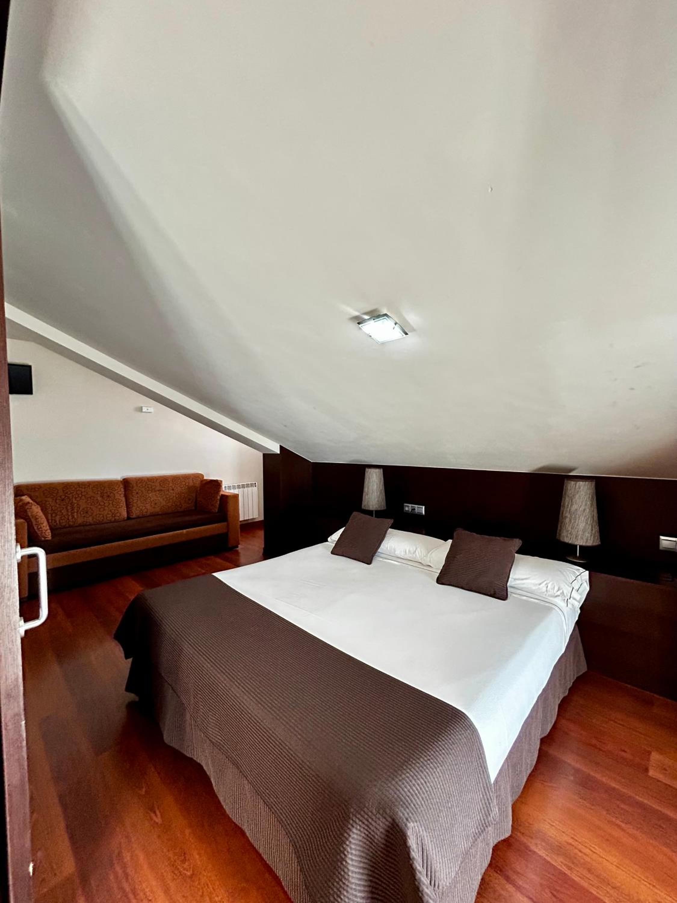 Apartamentos Rurales L'Arquera