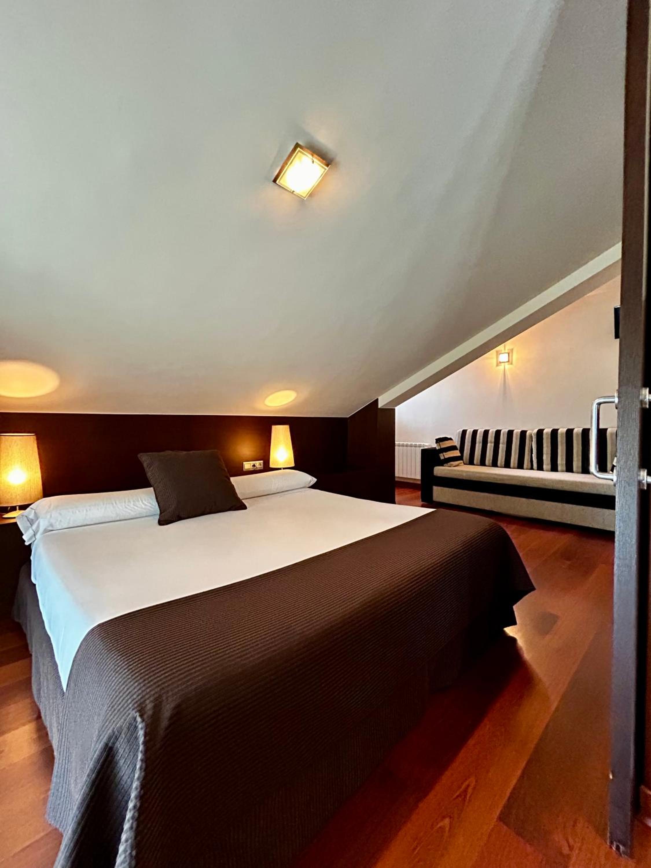 Apartamentos Rurales L'Arquera