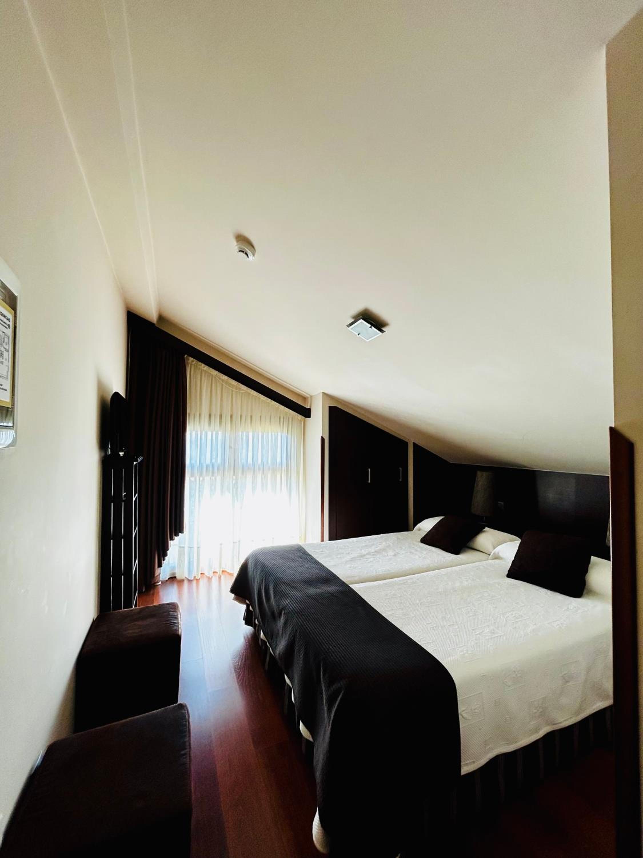 Apartamentos Rurales L'Arquera