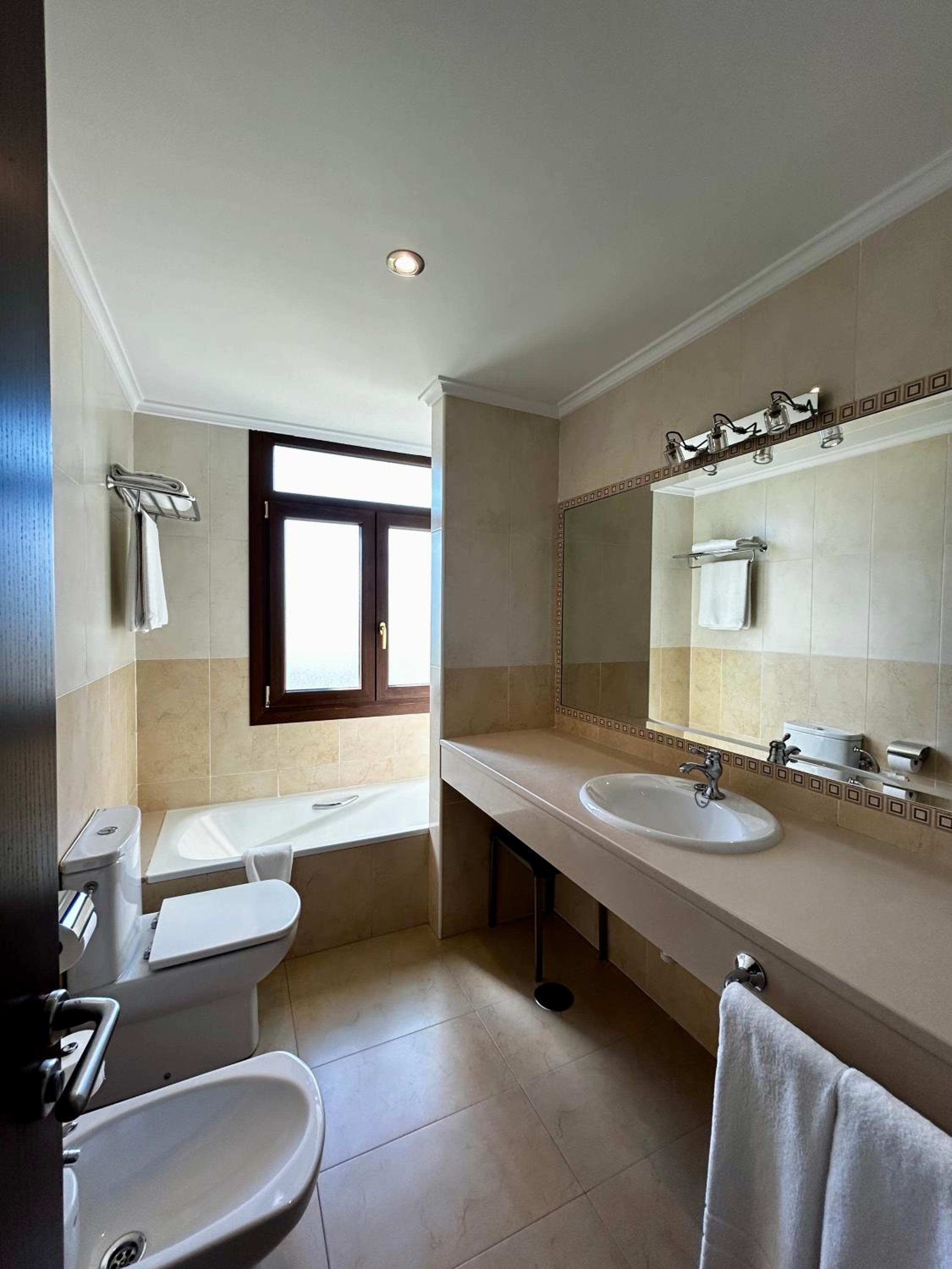 Apartamentos Rurales L'Arquera