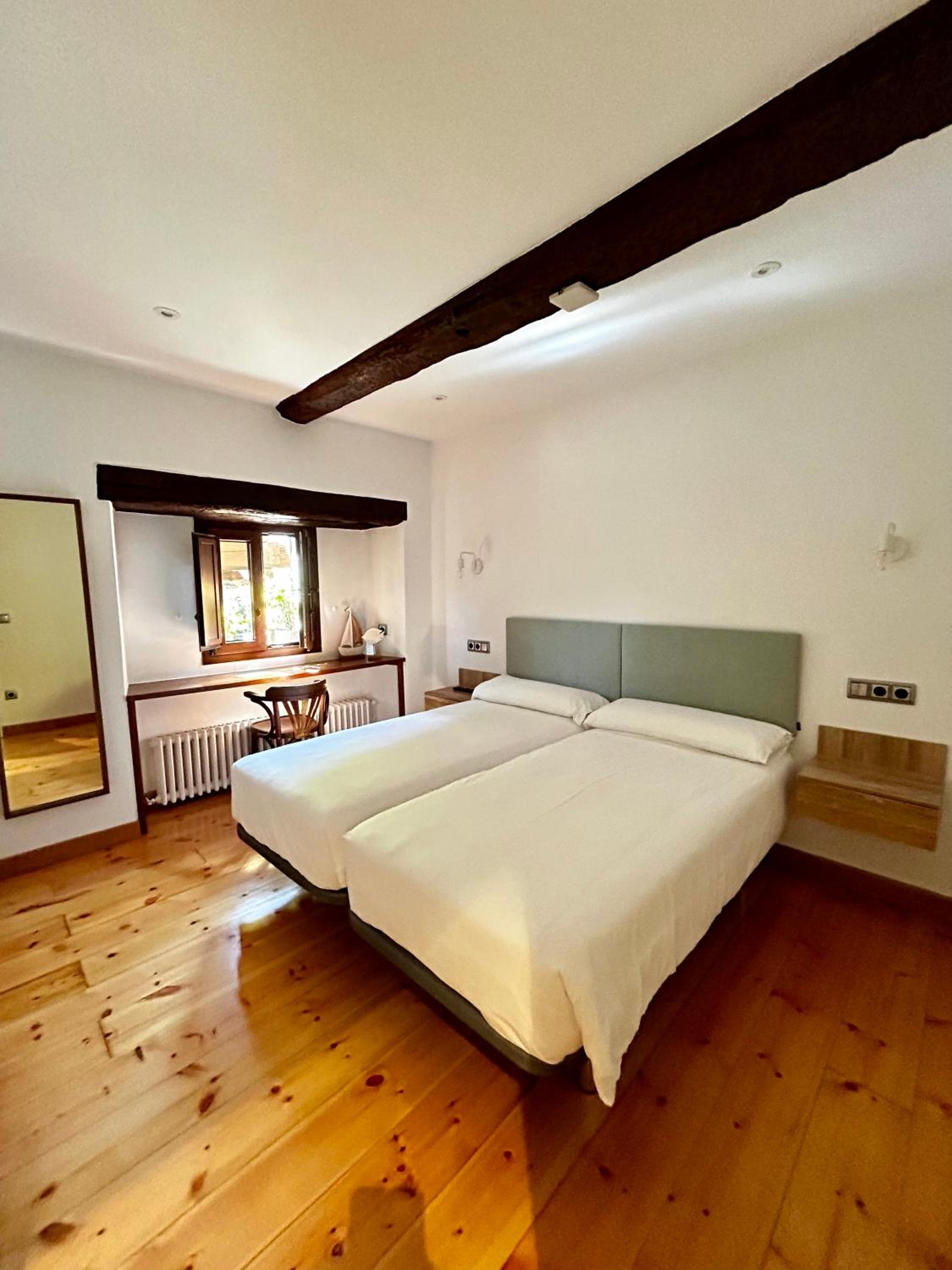 Apartamentos Rurales L'Arquera