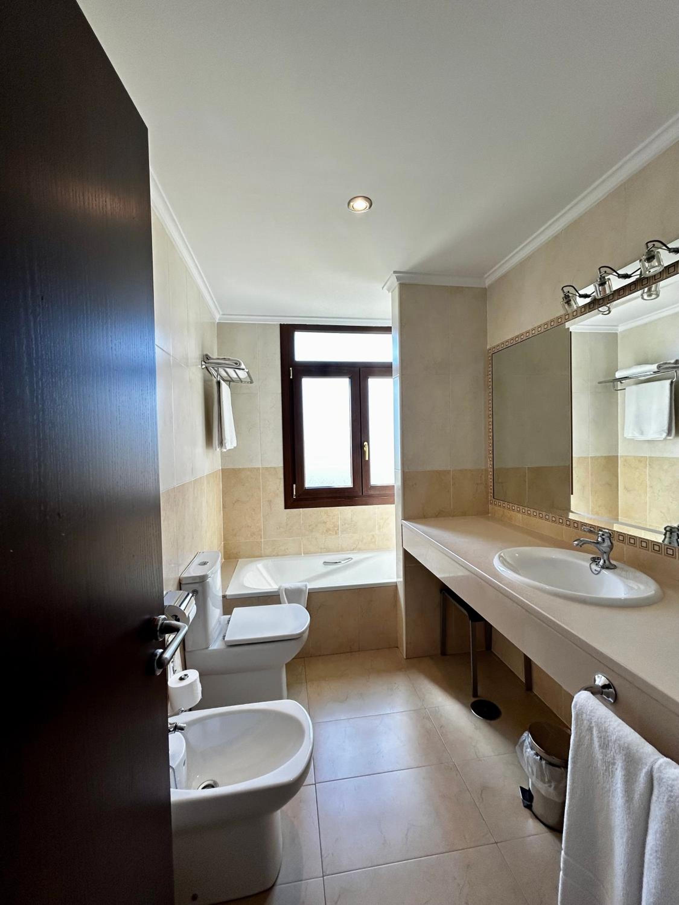 Apartamentos Rurales L'Arquera