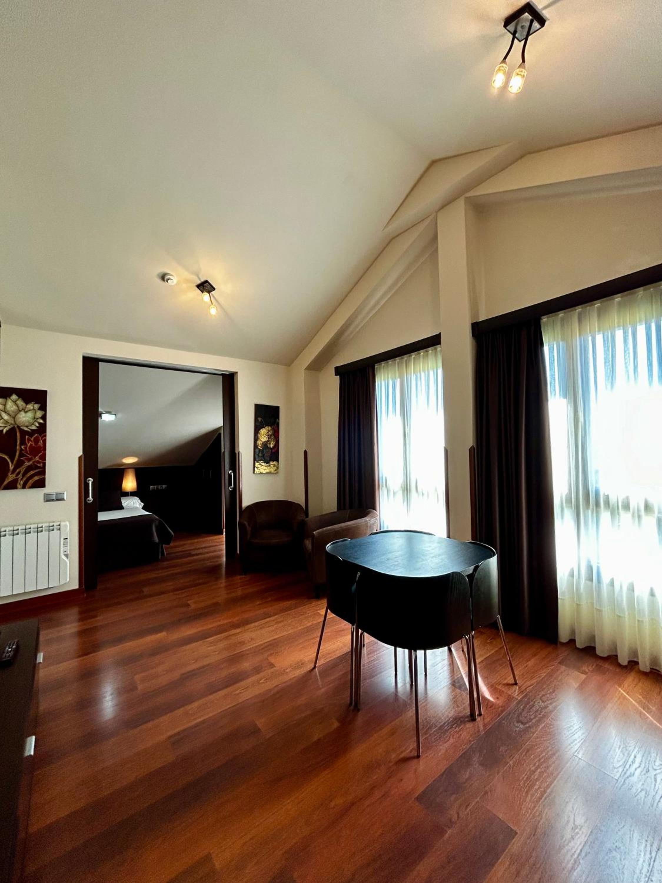 Apartamentos Rurales L'Arquera