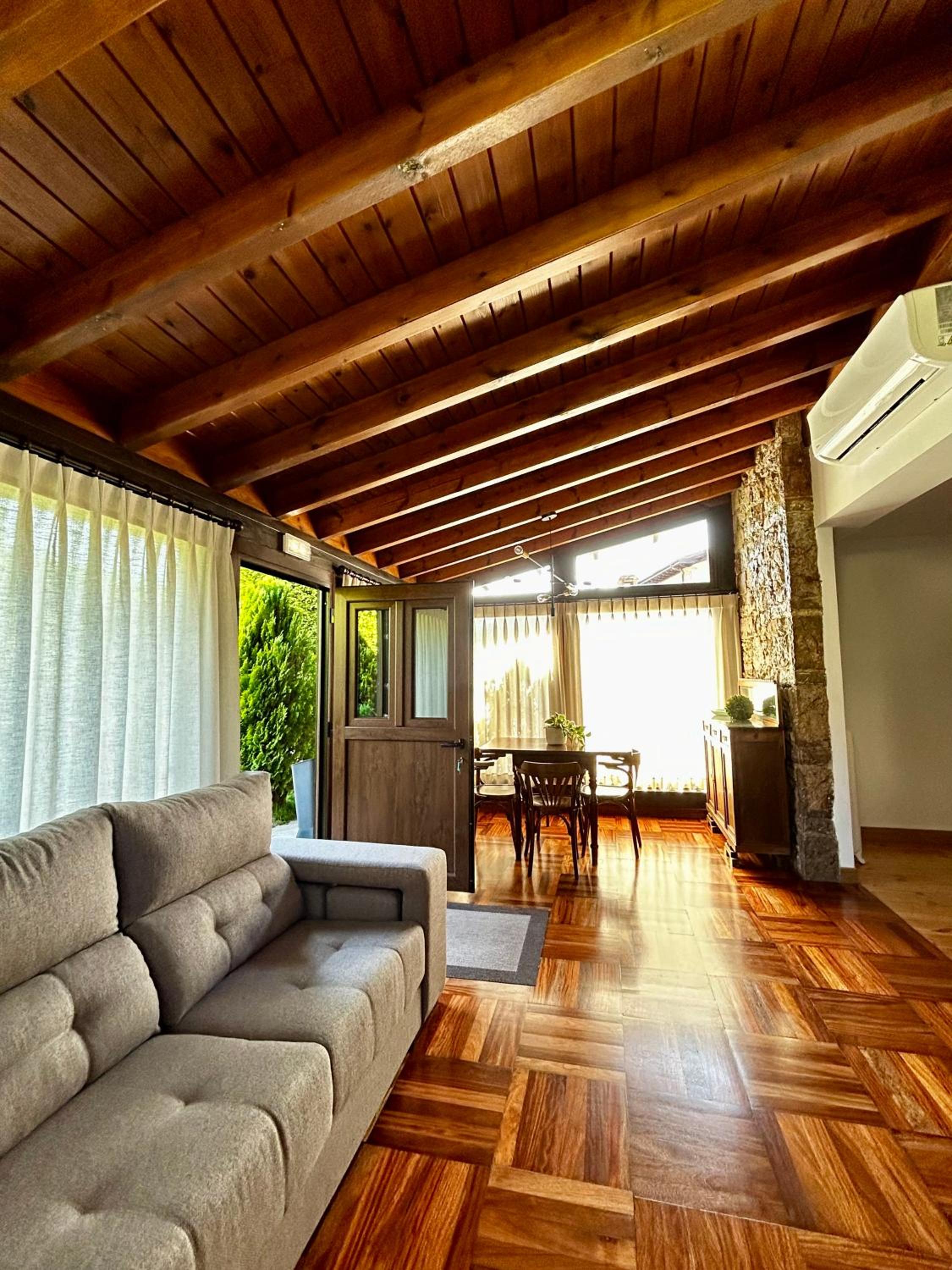 Apartamentos Rurales L'Arquera