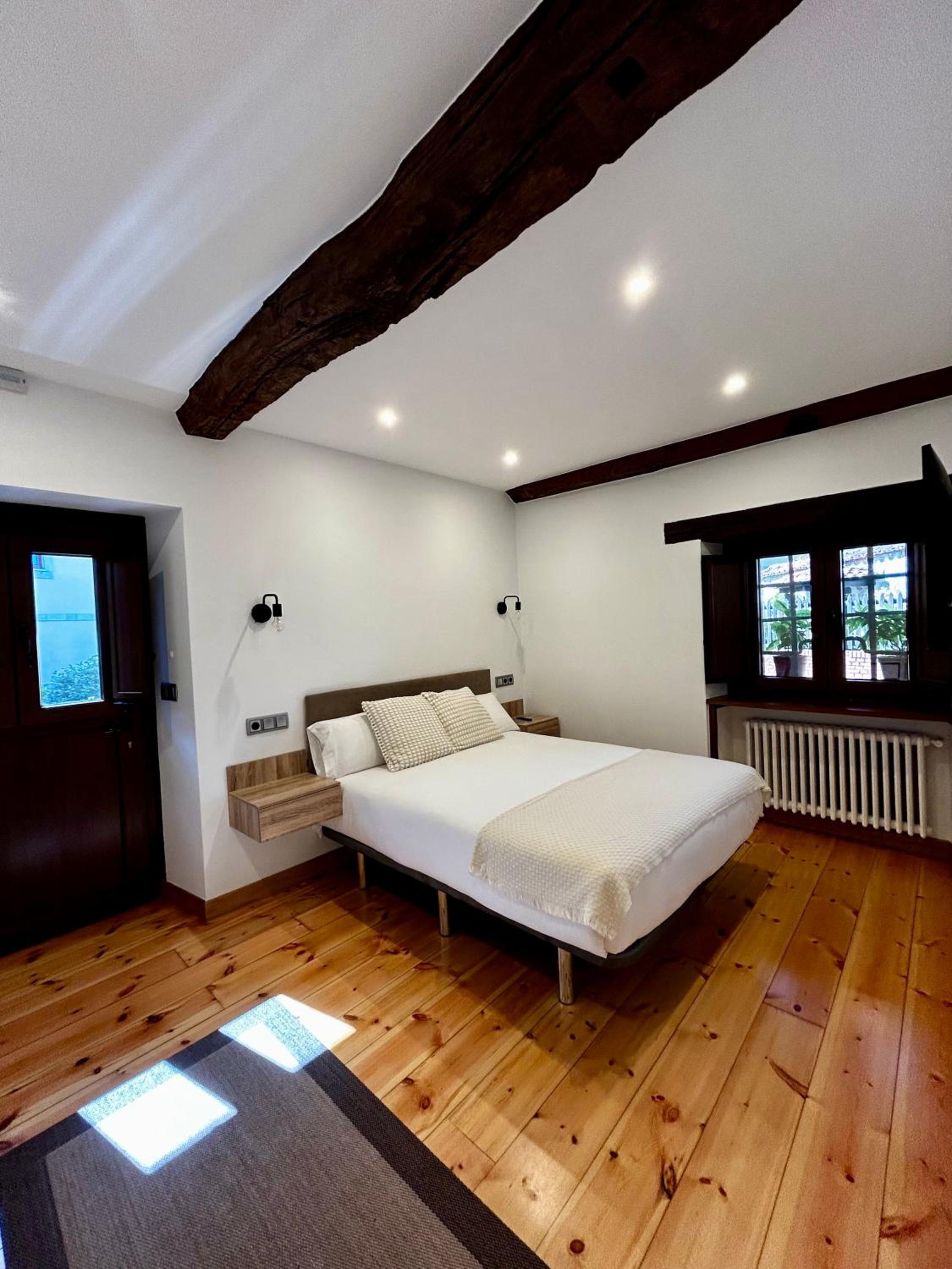 Apartamentos Rurales L'Arquera