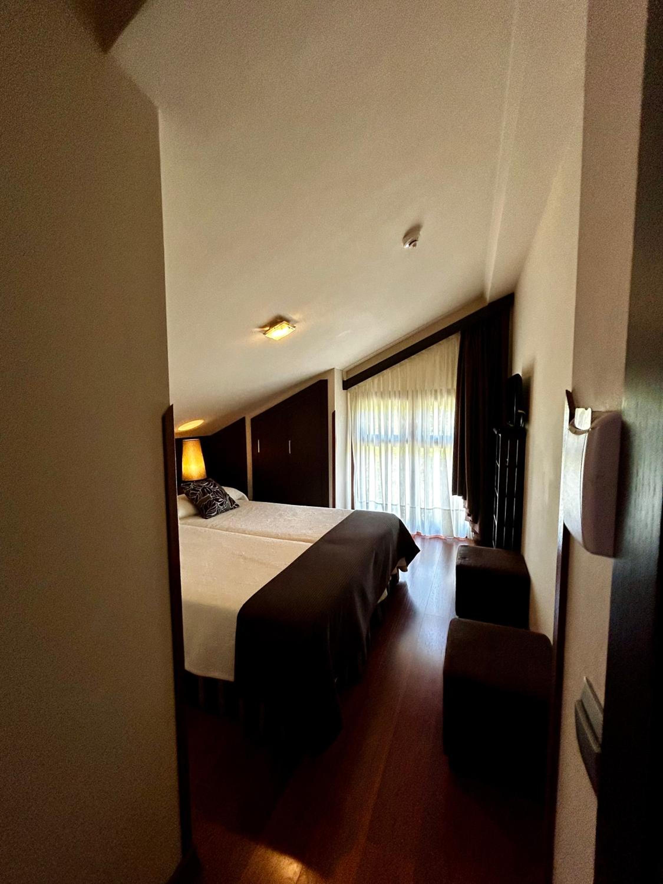 Apartamentos Rurales L'Arquera