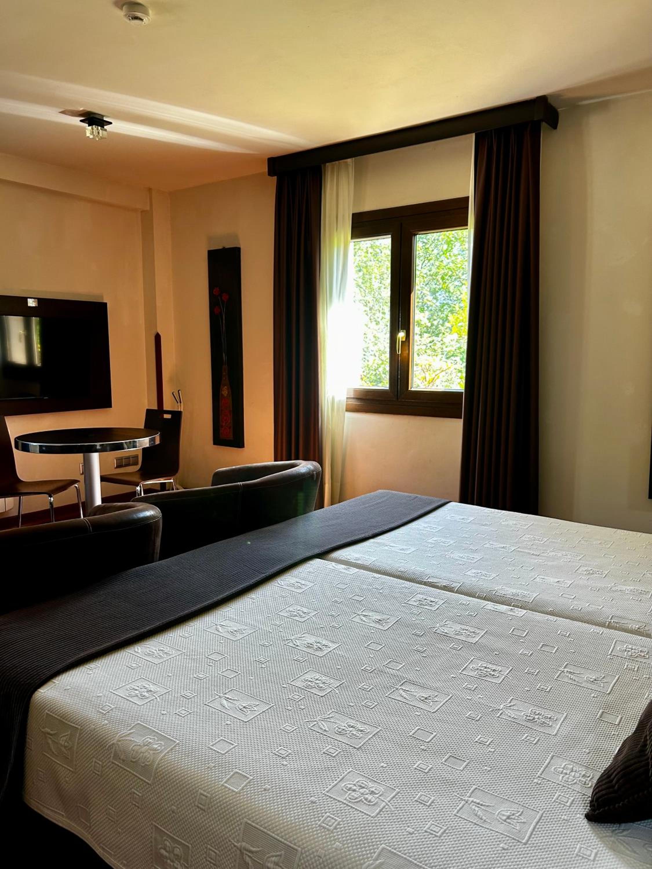 Apartamentos Rurales L'Arquera