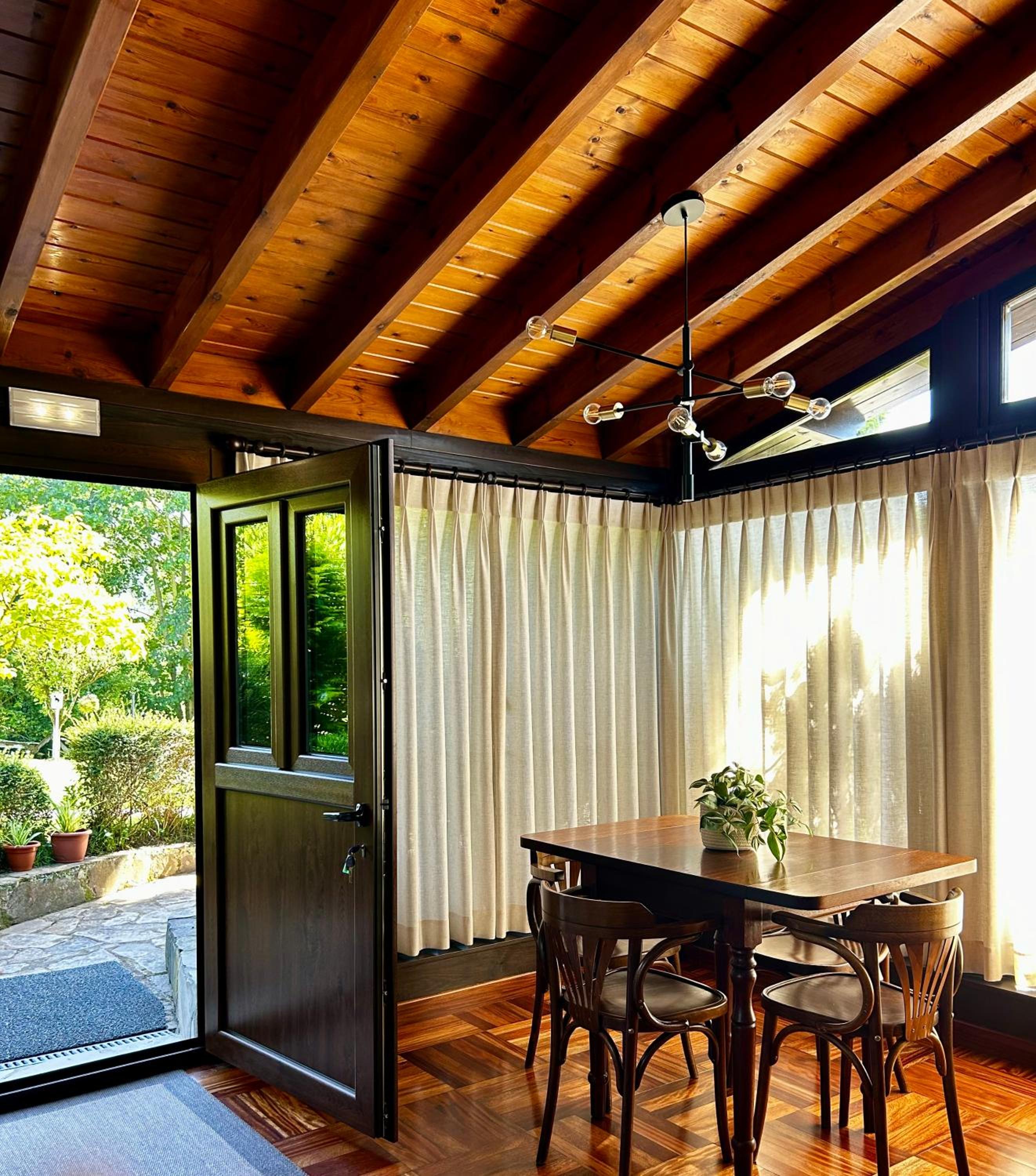 Apartamentos Rurales L'Arquera