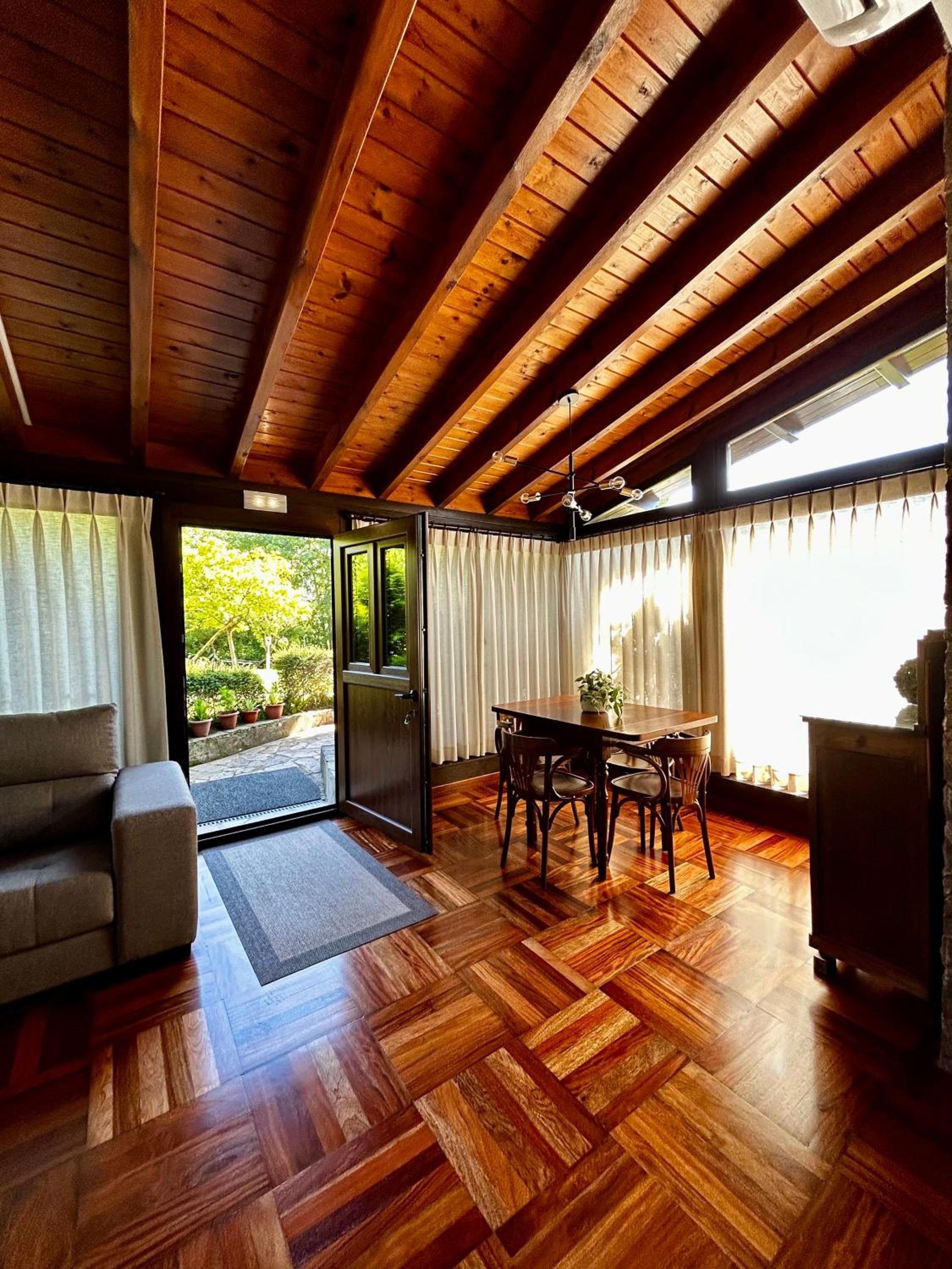 Apartamentos Rurales L'Arquera