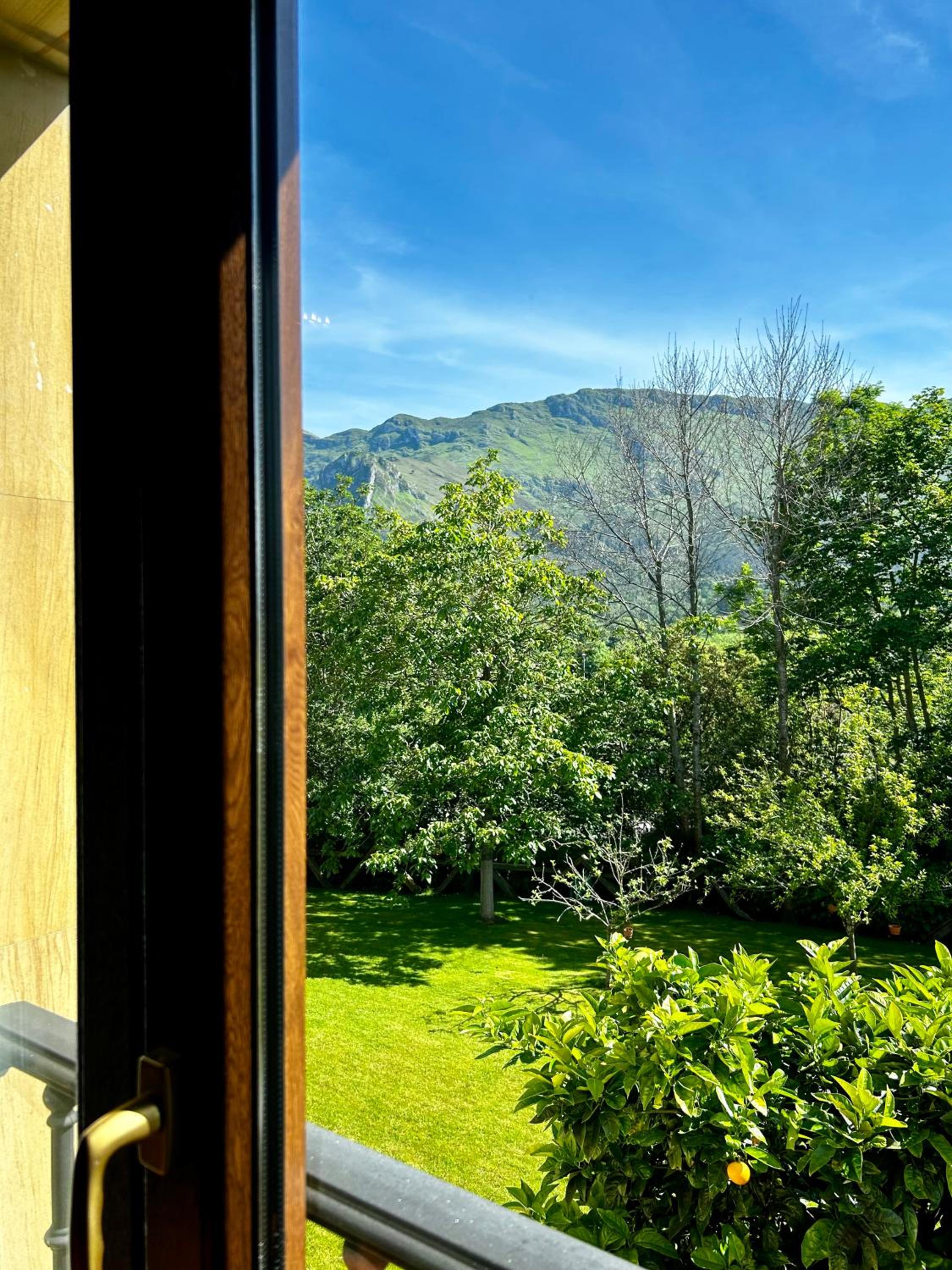 Apartamentos Rurales L'Arquera