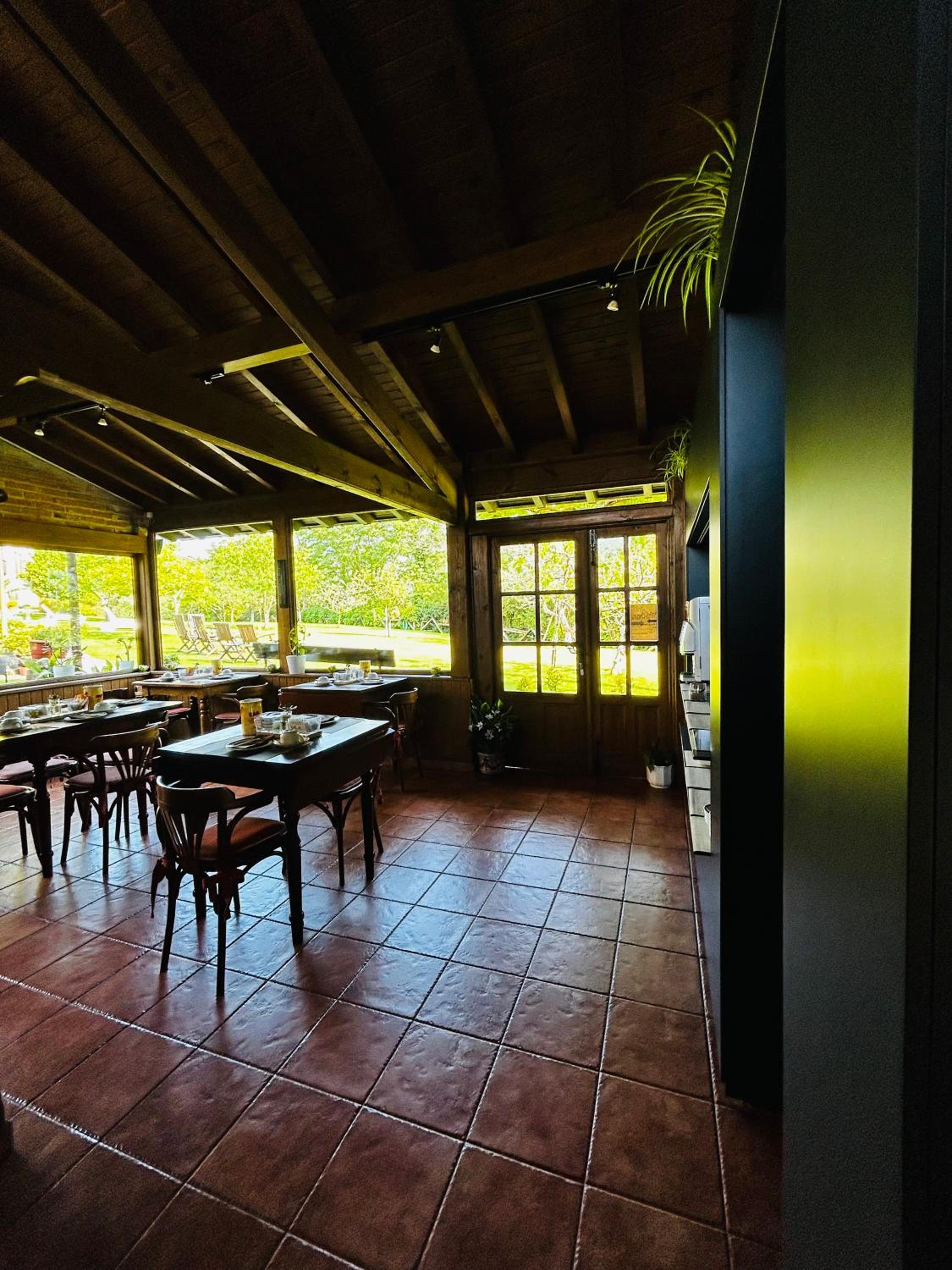 Apartamentos Rurales L'Arquera
