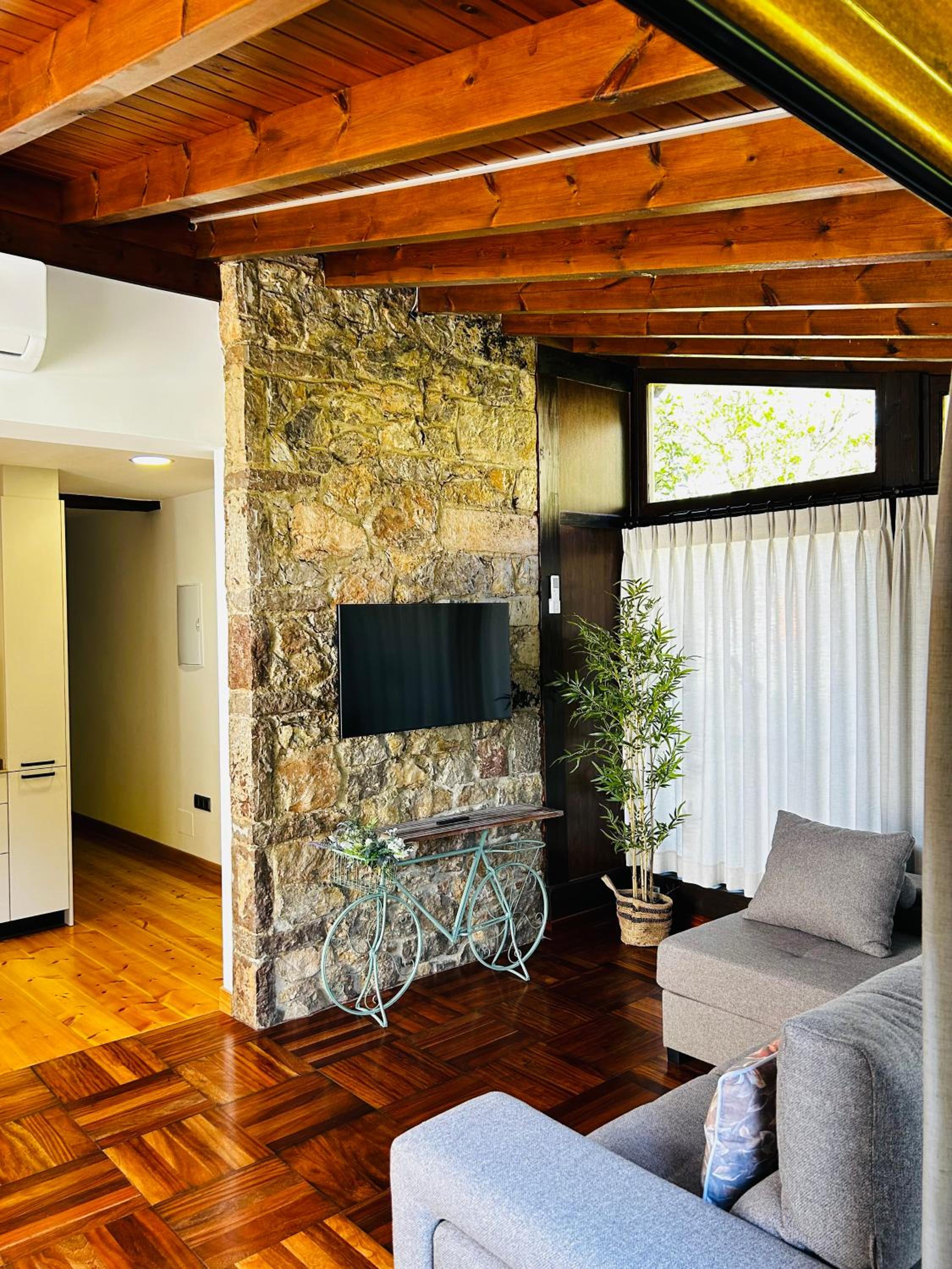 Apartamentos Rurales L'Arquera