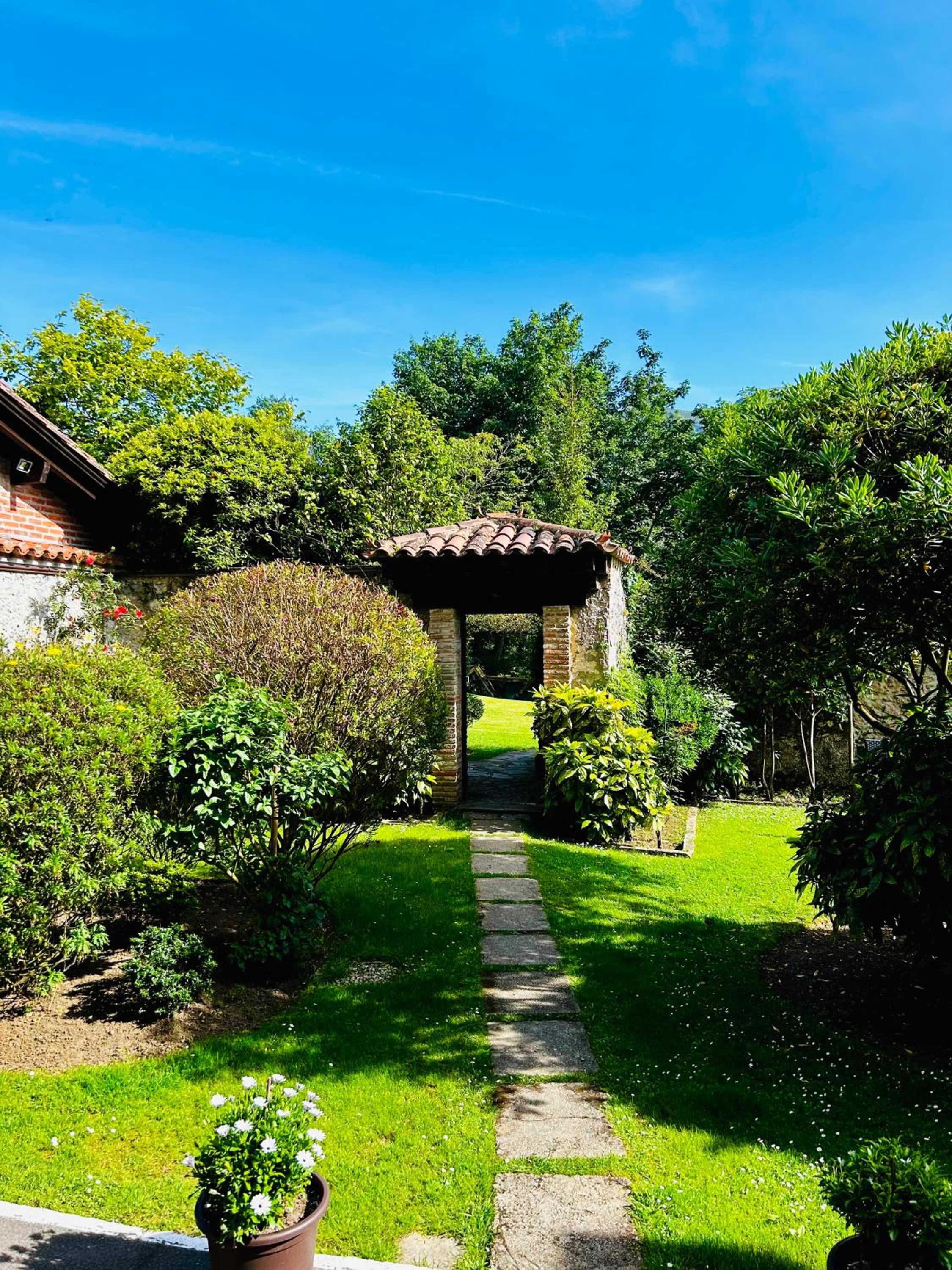Apartamentos Rurales L'Arquera