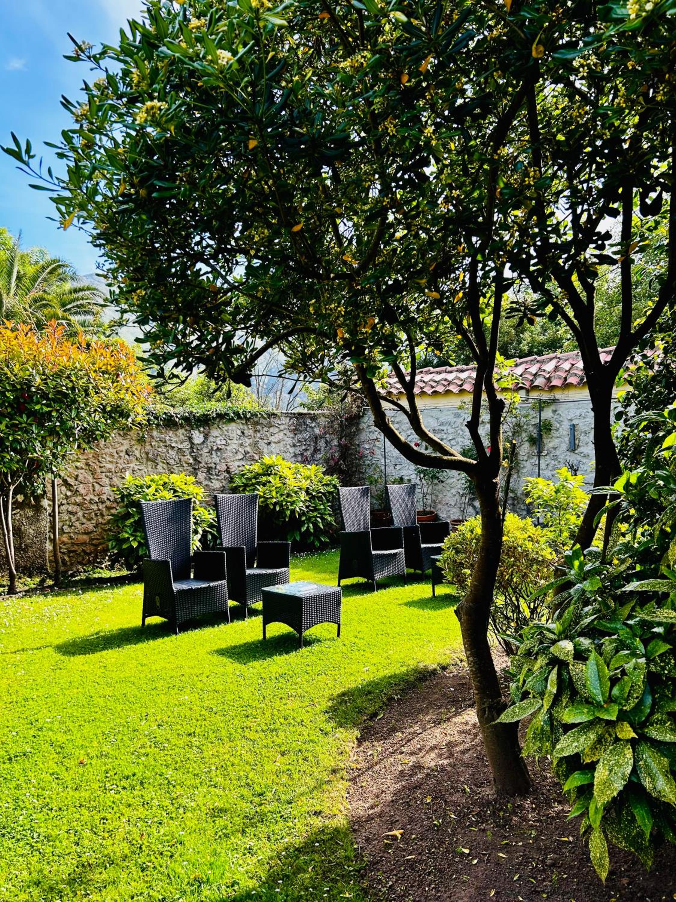Apartamentos Rurales L'Arquera