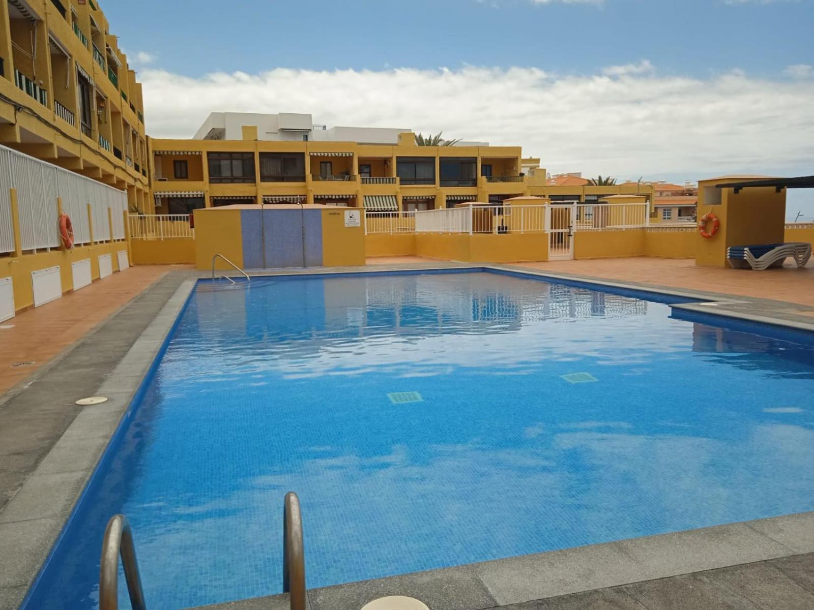Newly renovated studio 2 min from Playa La Arena view 2