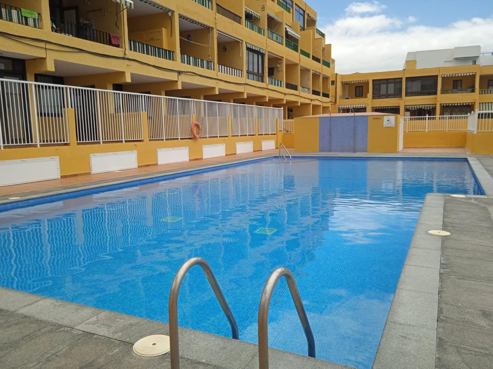 Newly renovated studio 2 min from Playa La Arena view 3