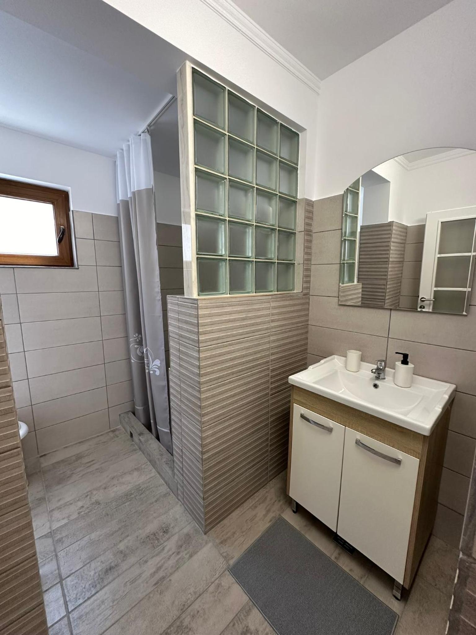 Serenity Apartments and Studios