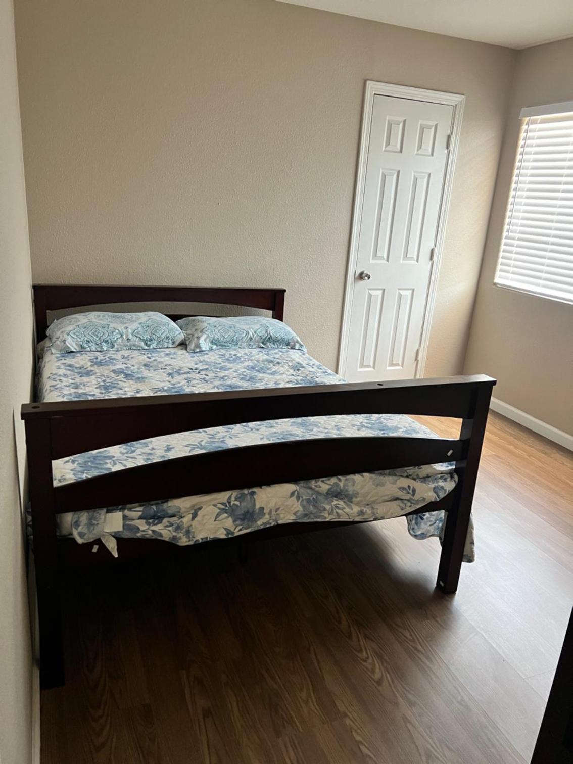 Serene 2bed 1bath condo with parking view 2
