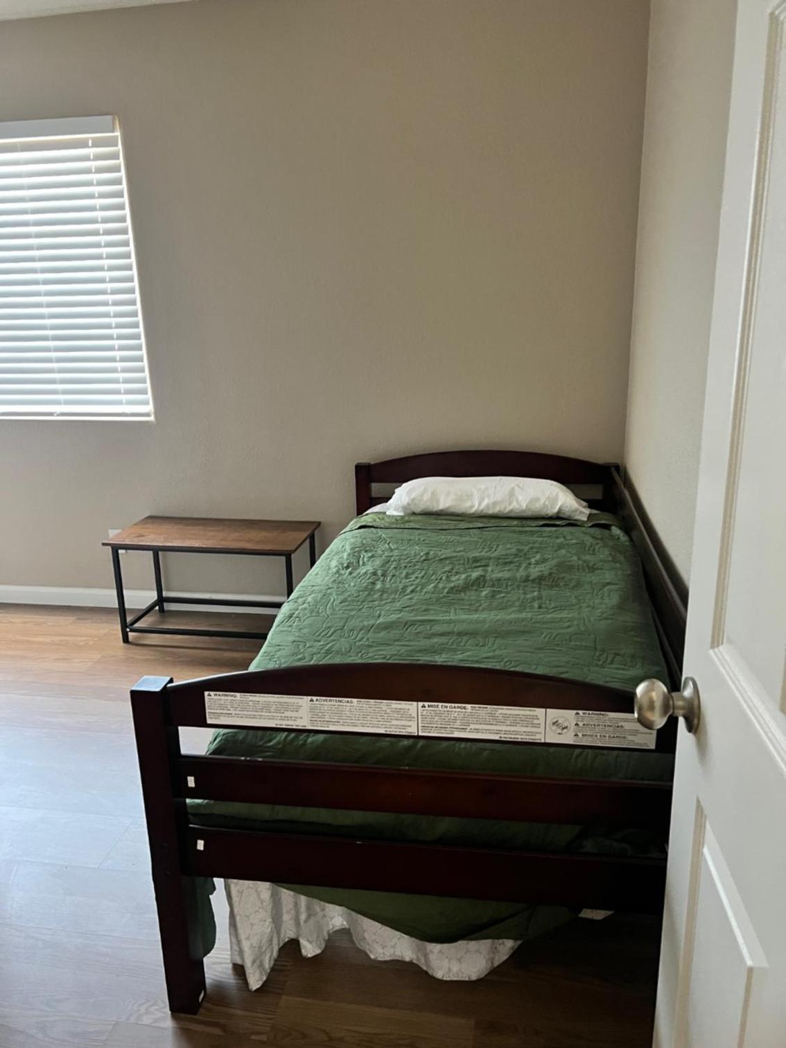Serene 2bed 1bath condo with parking view 5