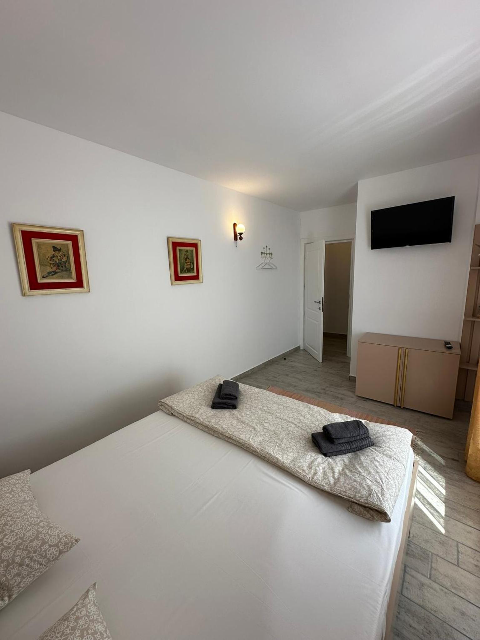 Serenity Apartments and Studios