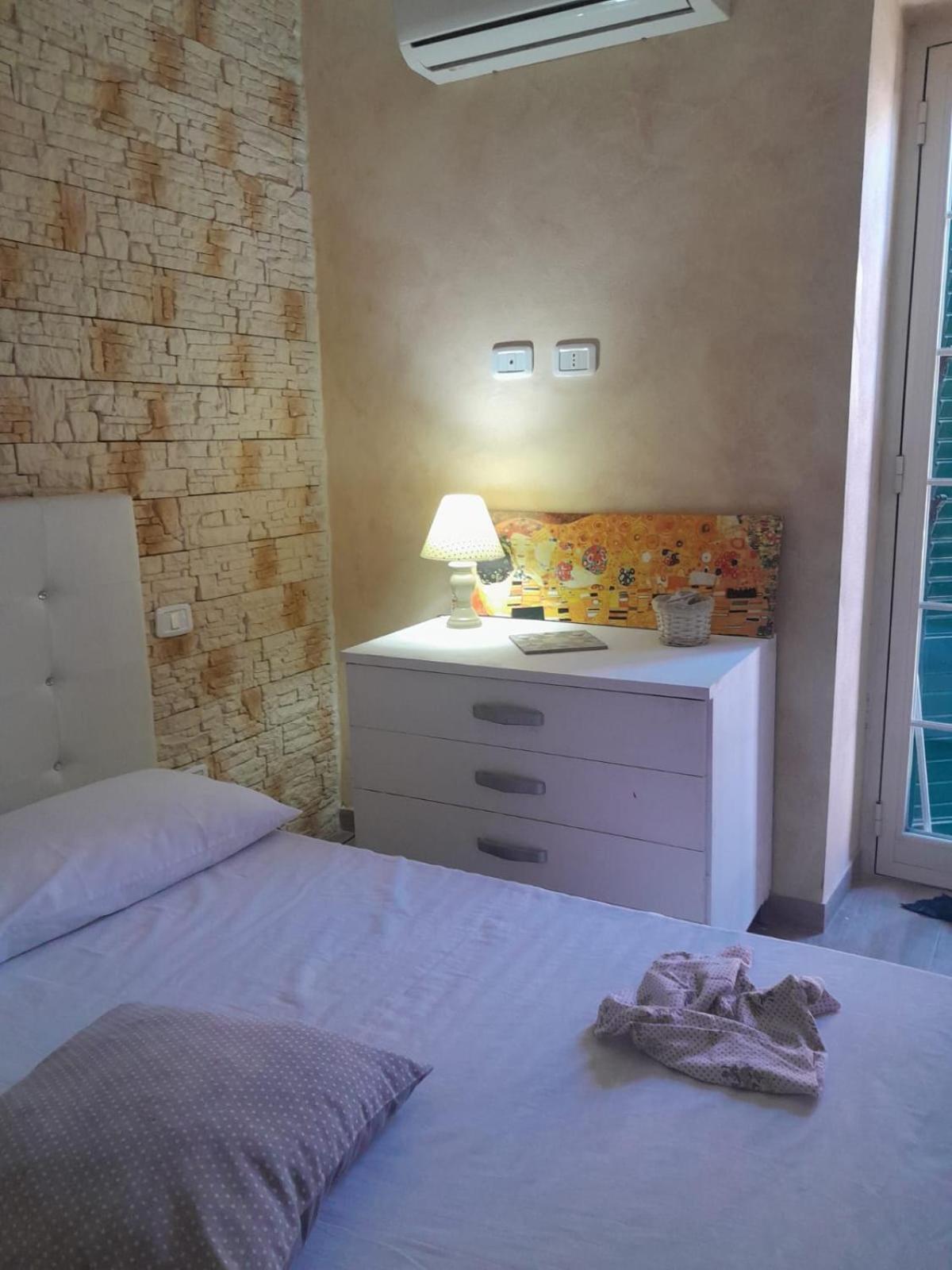 Casa Assisi en Palermo — hotel room