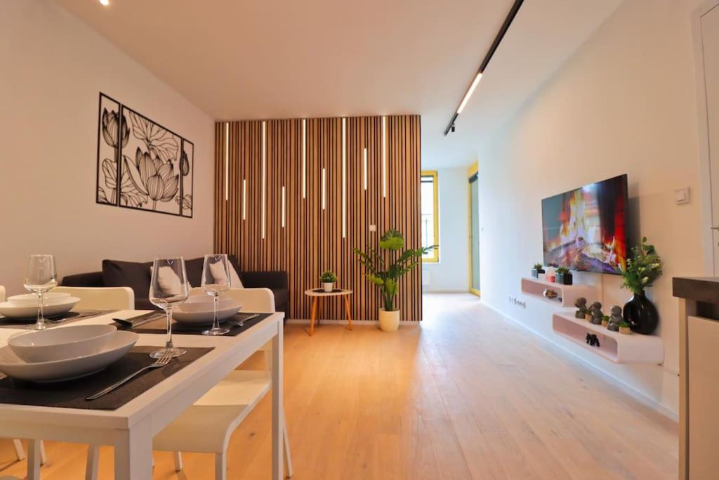 The Peony Apartment in Smichov, Prague 5