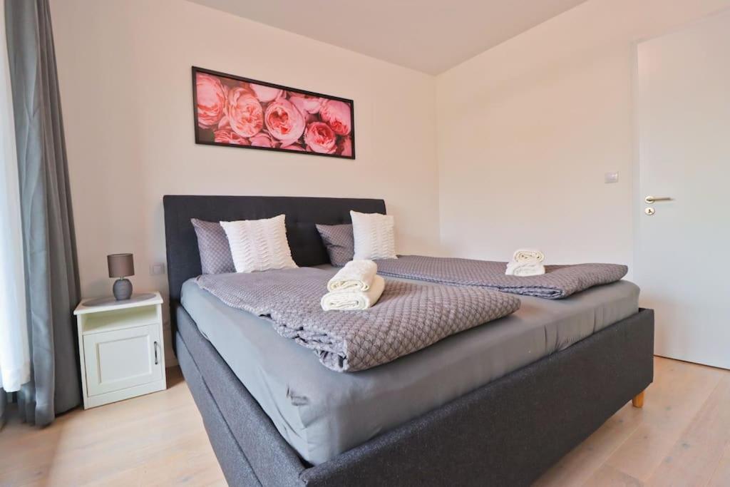 The Peony Apartment in Smichov, Prague 5